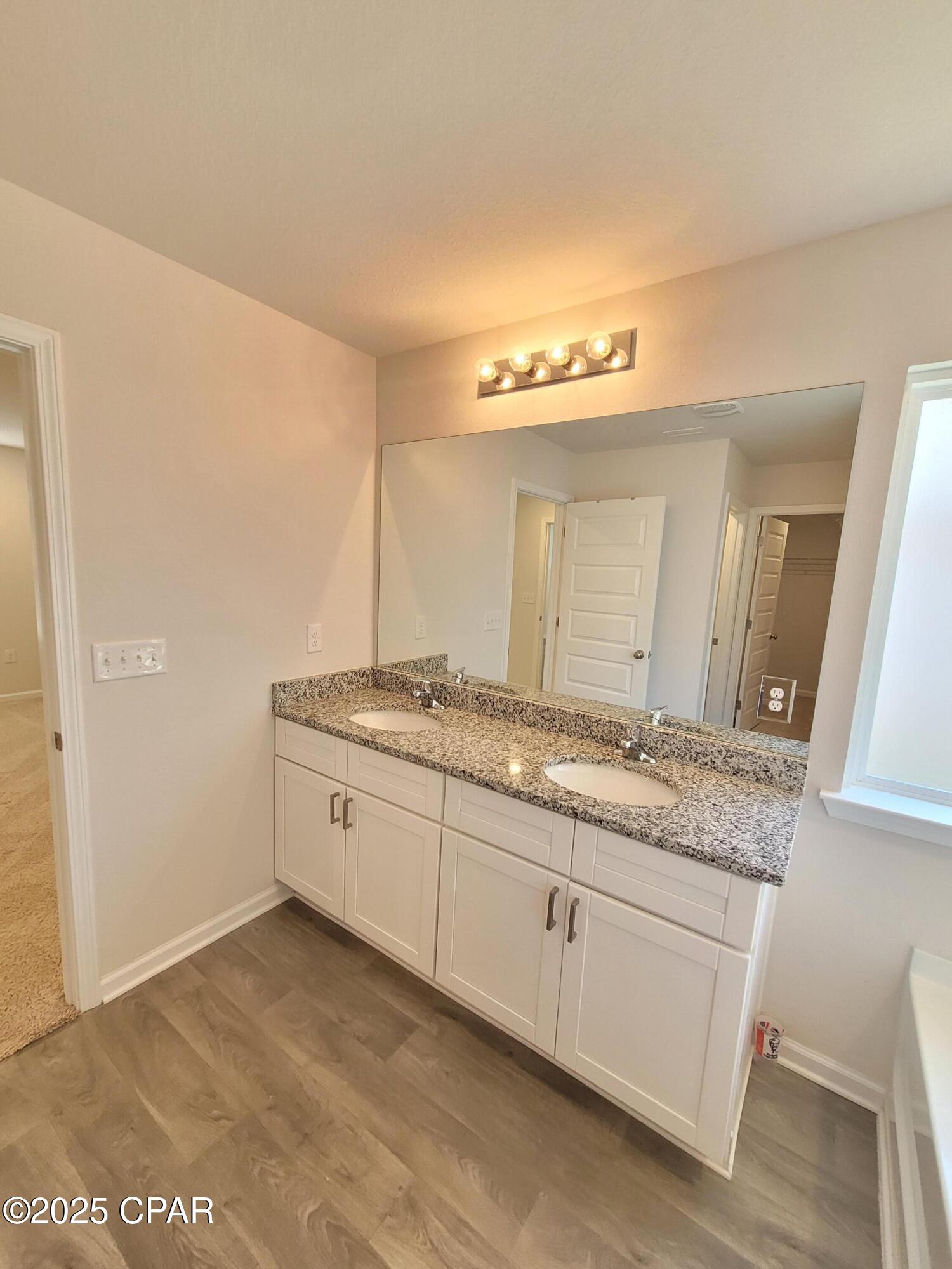 Hlwcu7axaba8koxer5o18dbr2x61yq80nv3smc0wciq