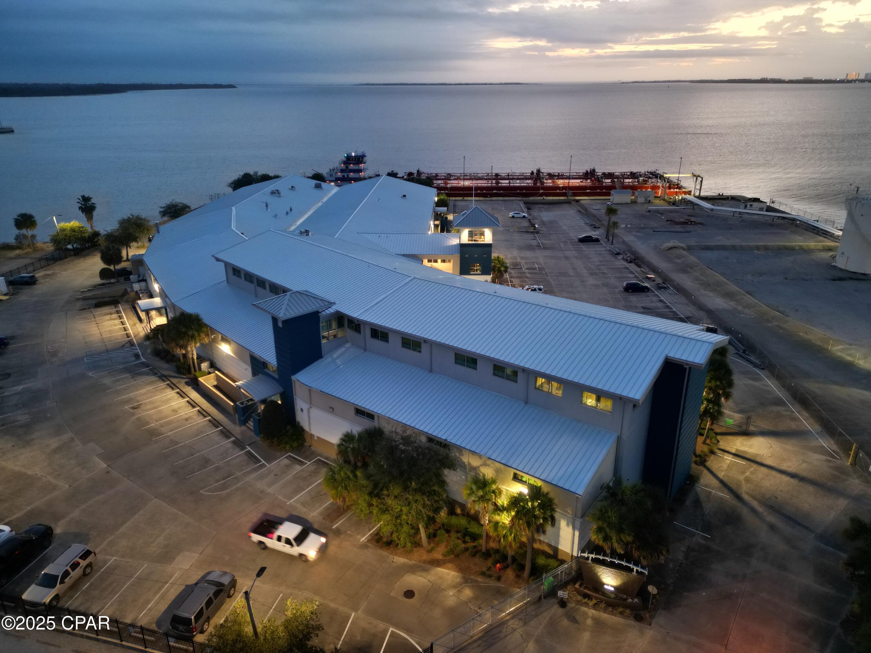 3pqypcdcjrqbneovragp0cdvz 4yuclowyisxt5wn1q