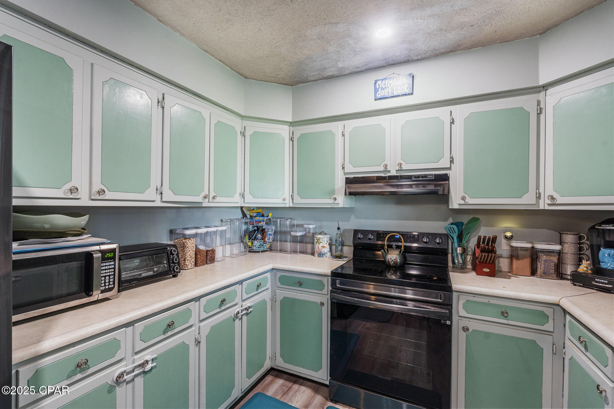 Image 16 For 16812 Castile Avenue