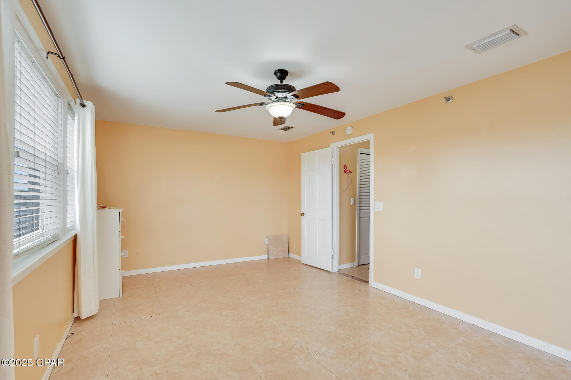 Image 12 For 8730 Thomas Drive 1201-b