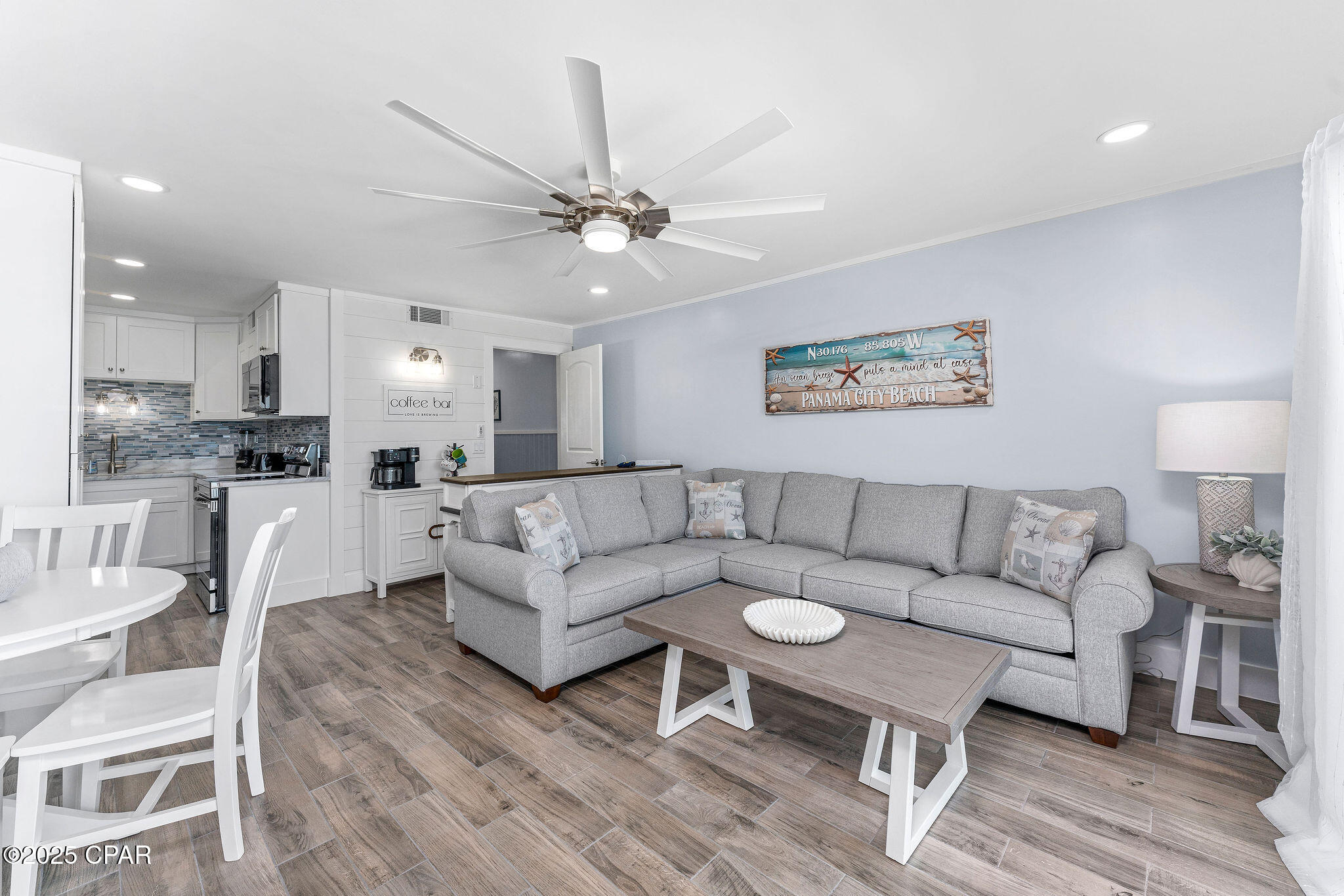 Image 4 For 8743 Thomas Drive 1110