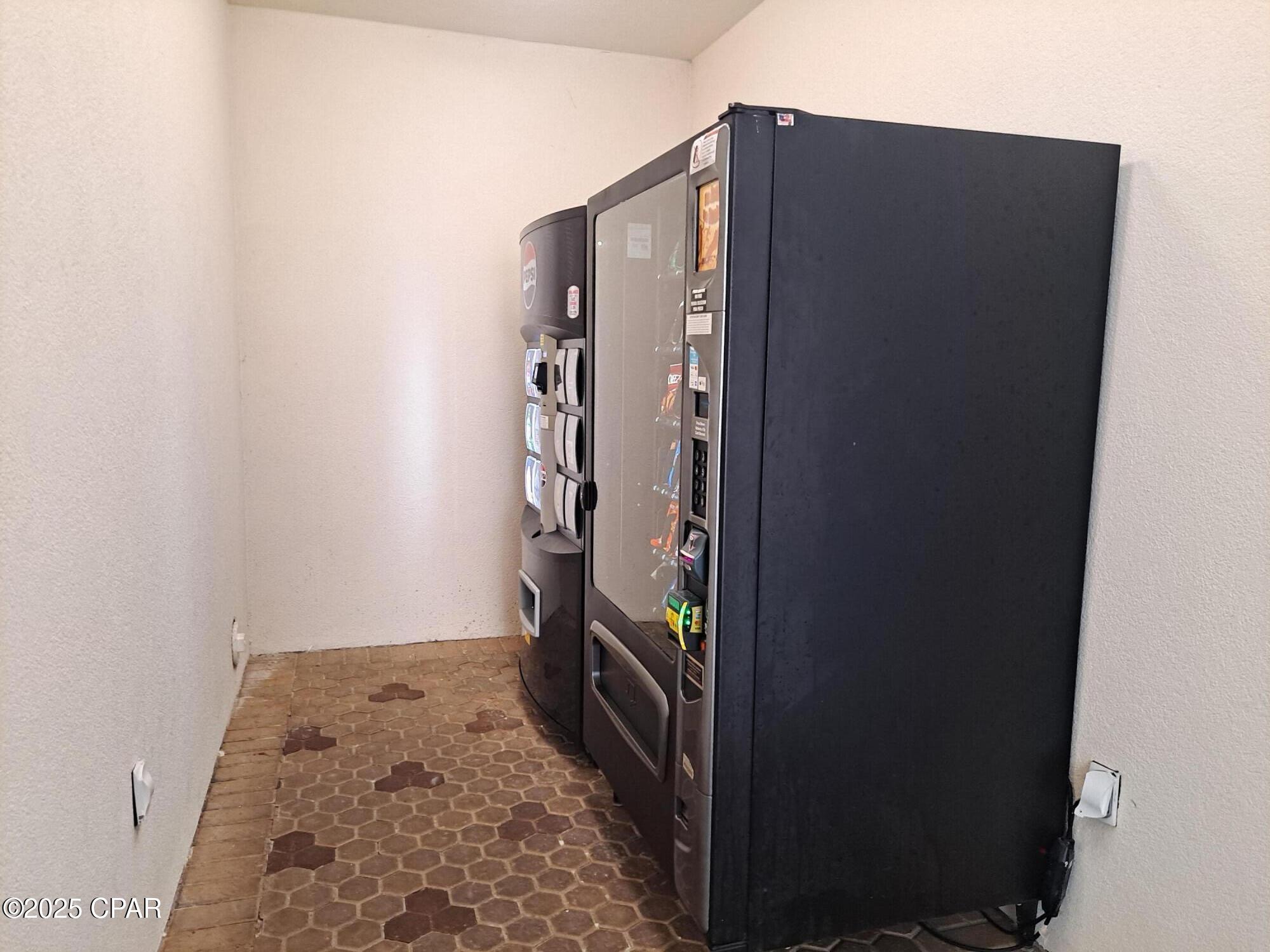 Image 39 For 10901 Front Beach Road 2015