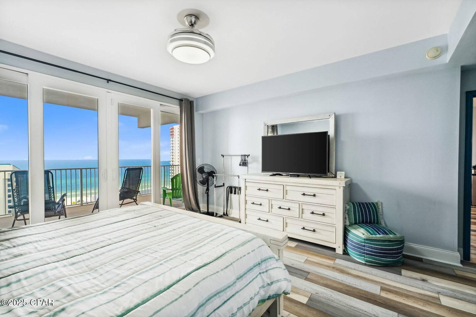 Image 4 For 9860 Thomas Drive 1221