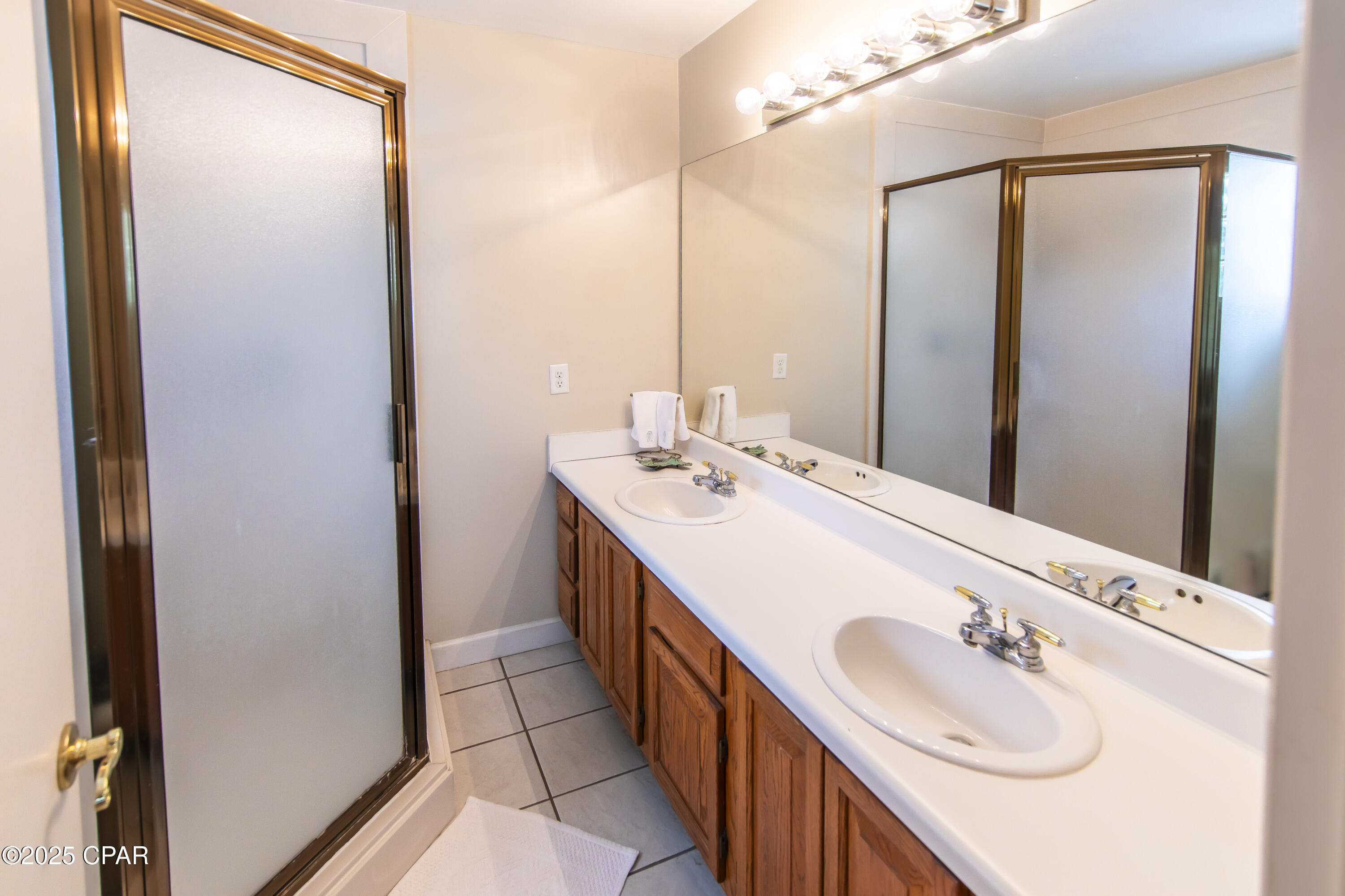 Ugz2j V2qf3atsy1viliiltl6rnrk94l3umeqvpu2l8