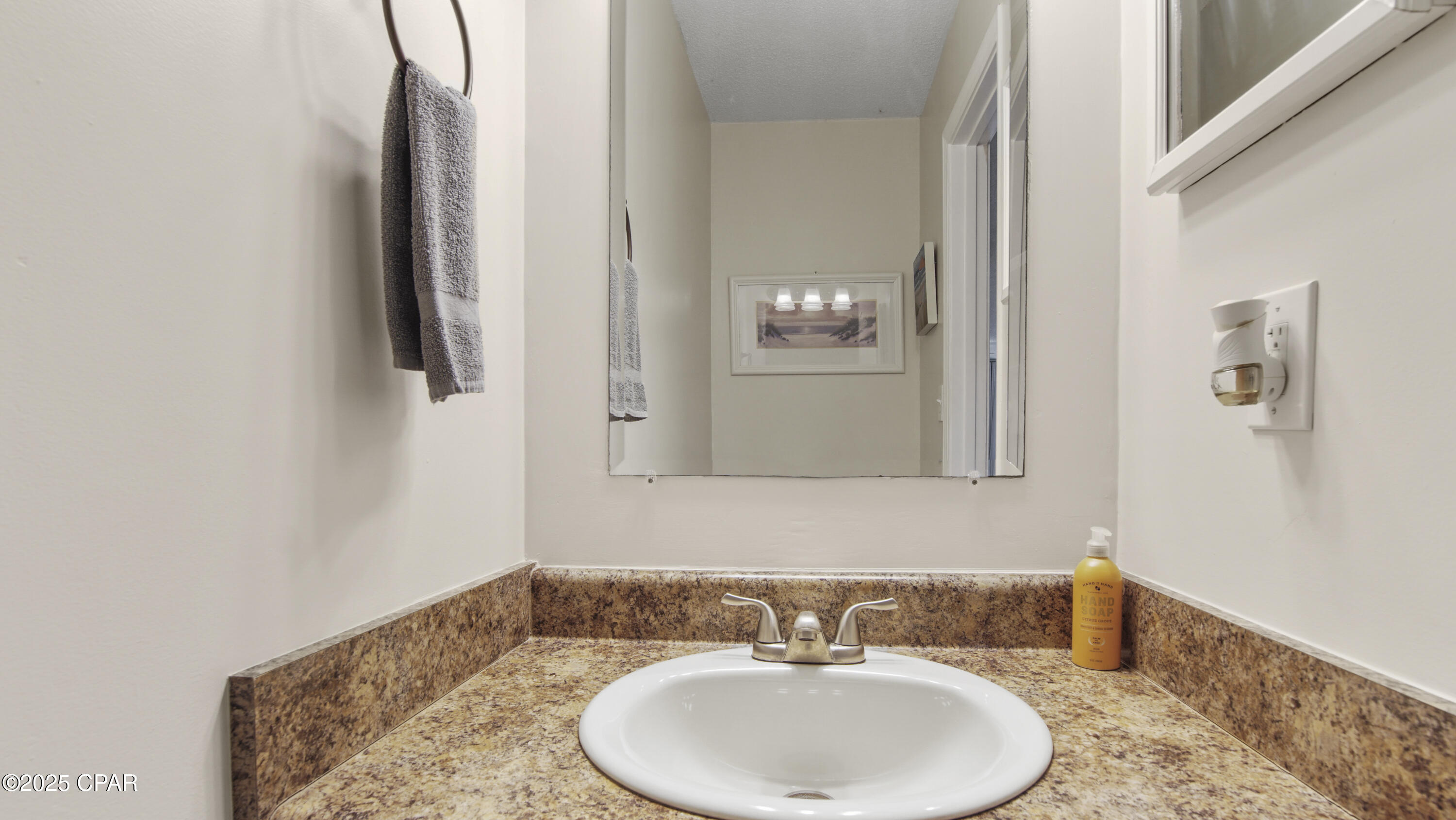 Lrzet8hbdmjprjztqenf7uts2nr5j9bdpg9jkmmlqg4