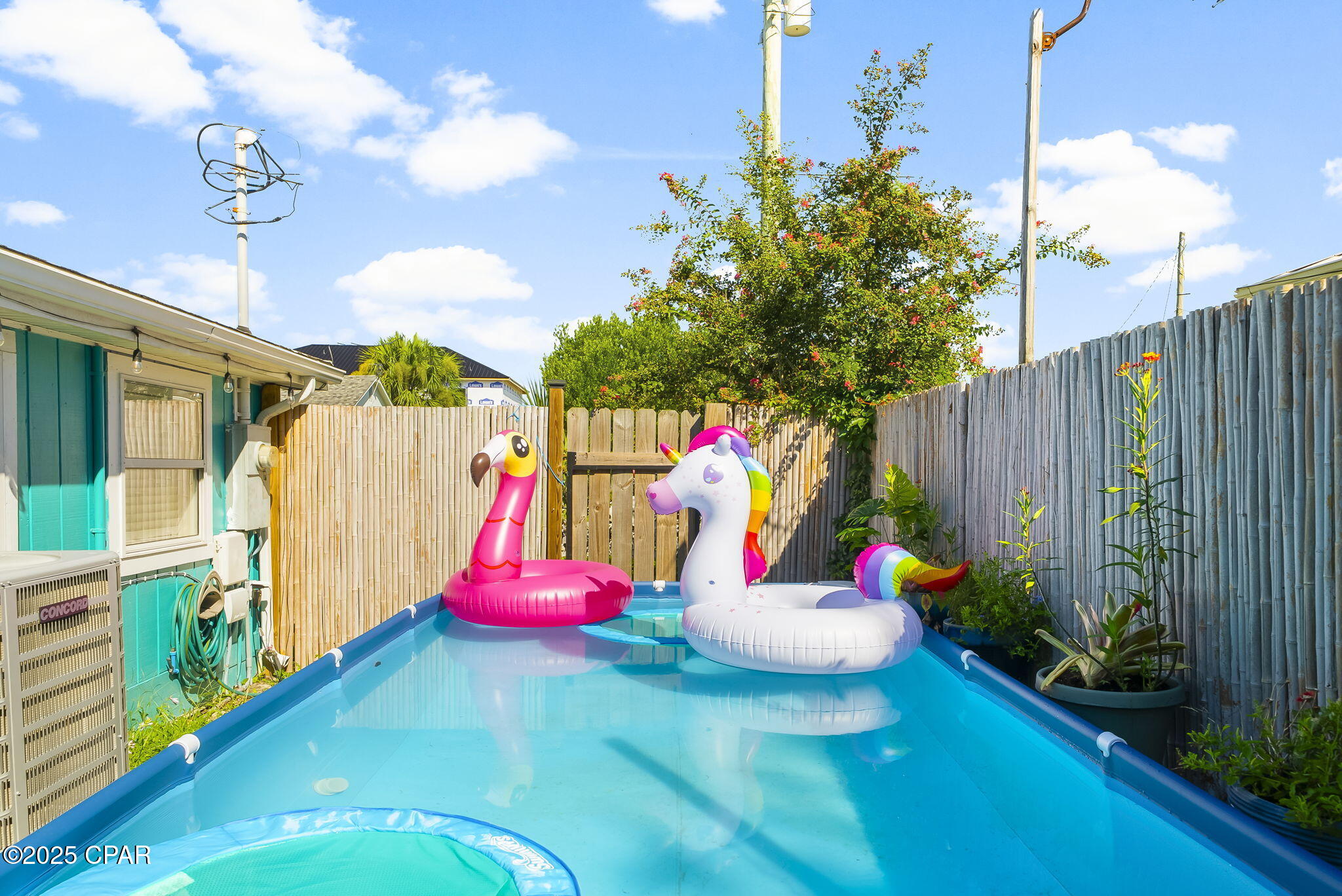 Qss8ez_tyv_bymaufzwunimco7mgjjr1 Cay8f 8hc4