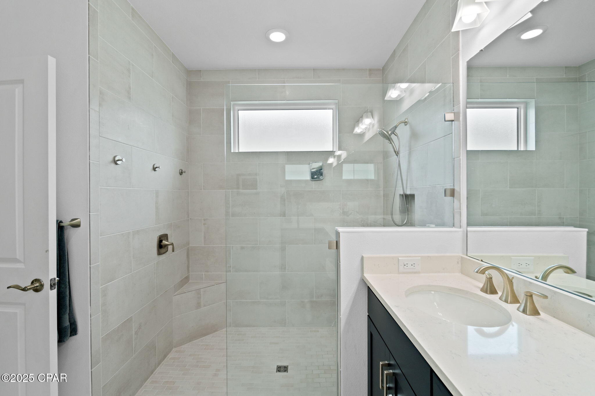 Bd0unw9hiwsgj78kqifsixq H4xaajb8zk9 Xqee57e