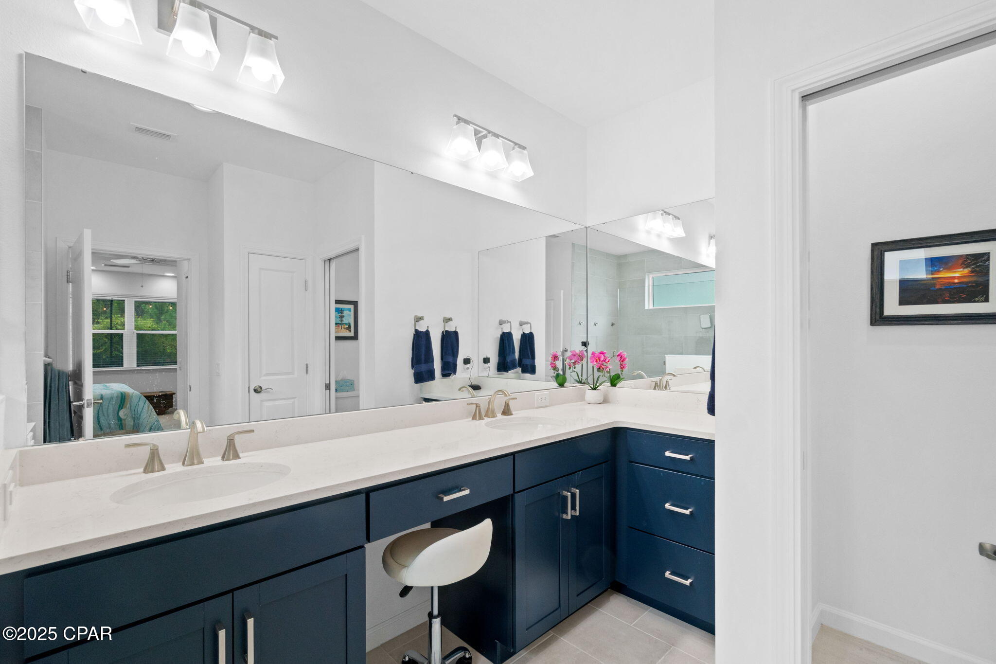 Lovv4cds3zrnhifp8q4r2ihmlap2dq1bvqck0f6r_ee