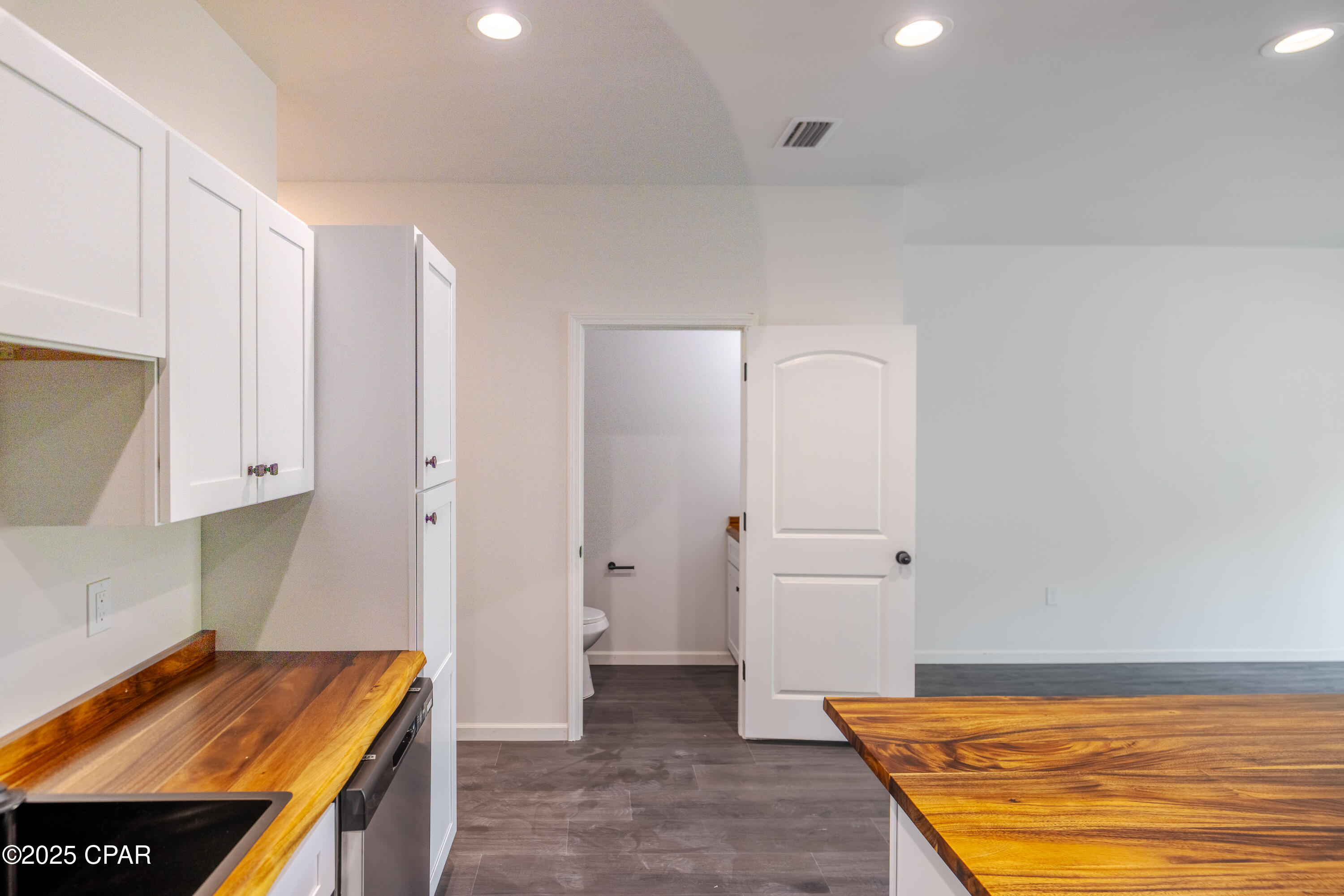 Q7yayw_ehoybgi_yagqvnag9kdkx2wgciwof7vynjau