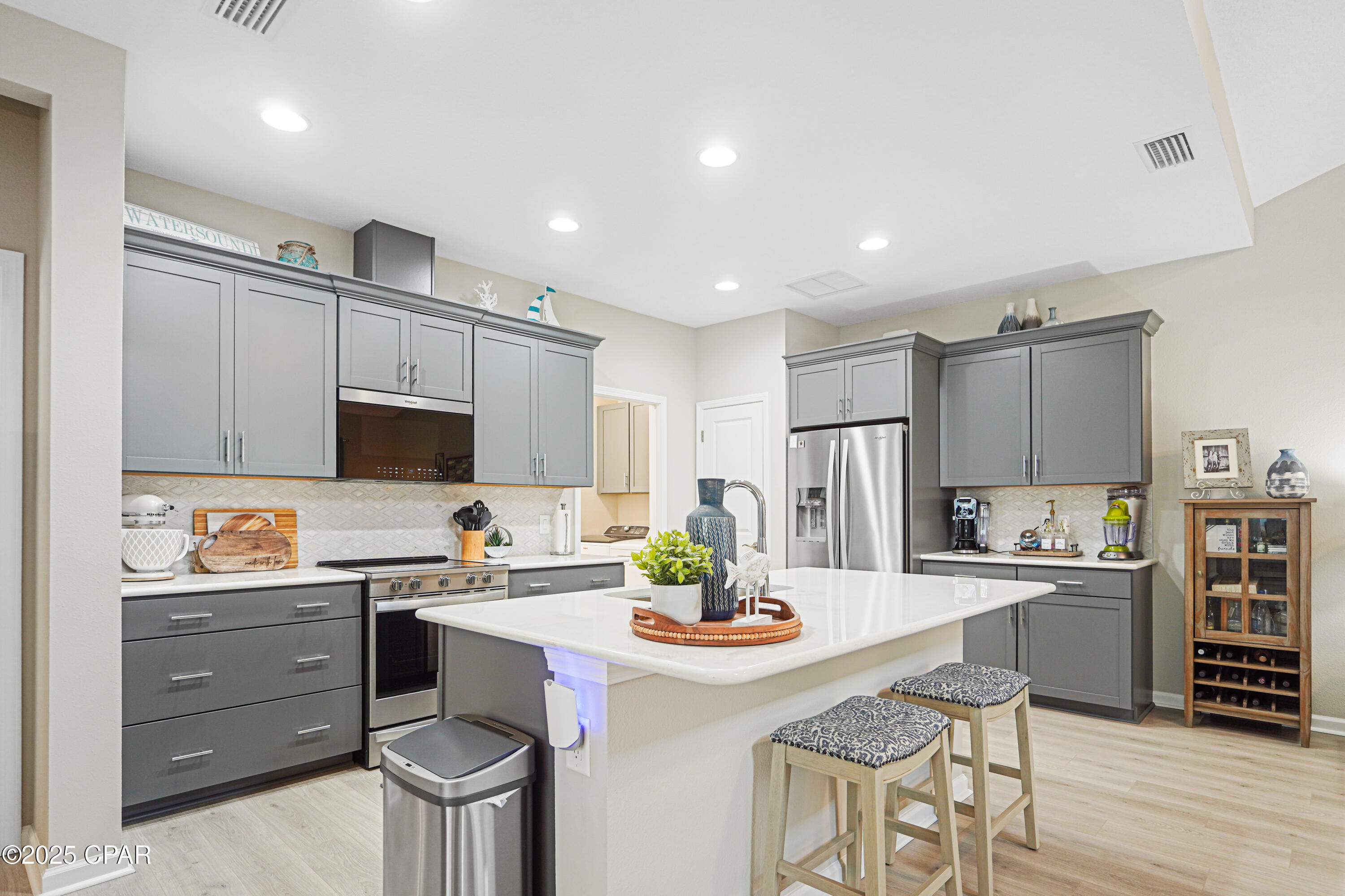 Image 5 For 8532 Dreams Float Court