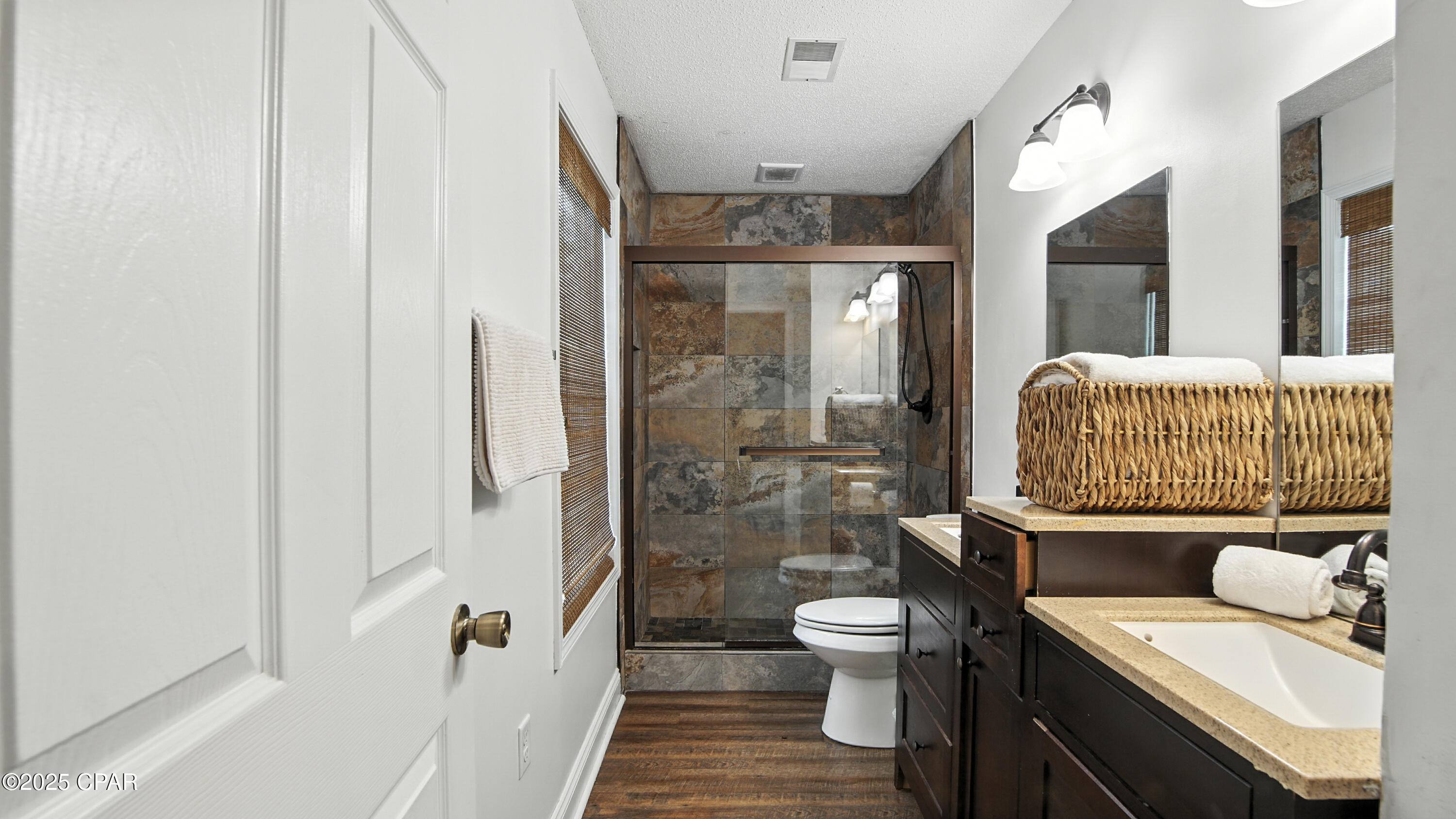 Ux63ft1ednjzgvxkhni7cwb F0tg_cpuxpzapyrd2e4