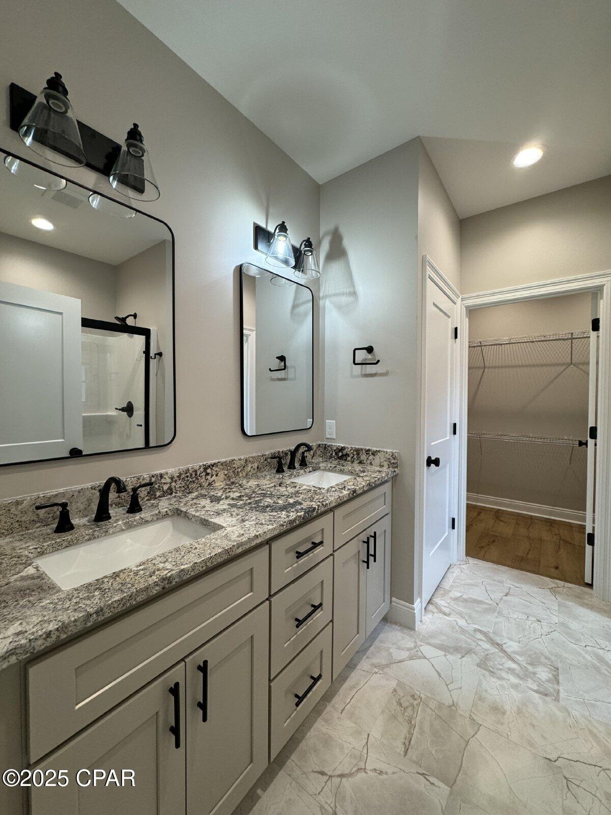 Aru0dmoeqwixuuonm4drmk7qvfvjkv6l9kxhidhkceg