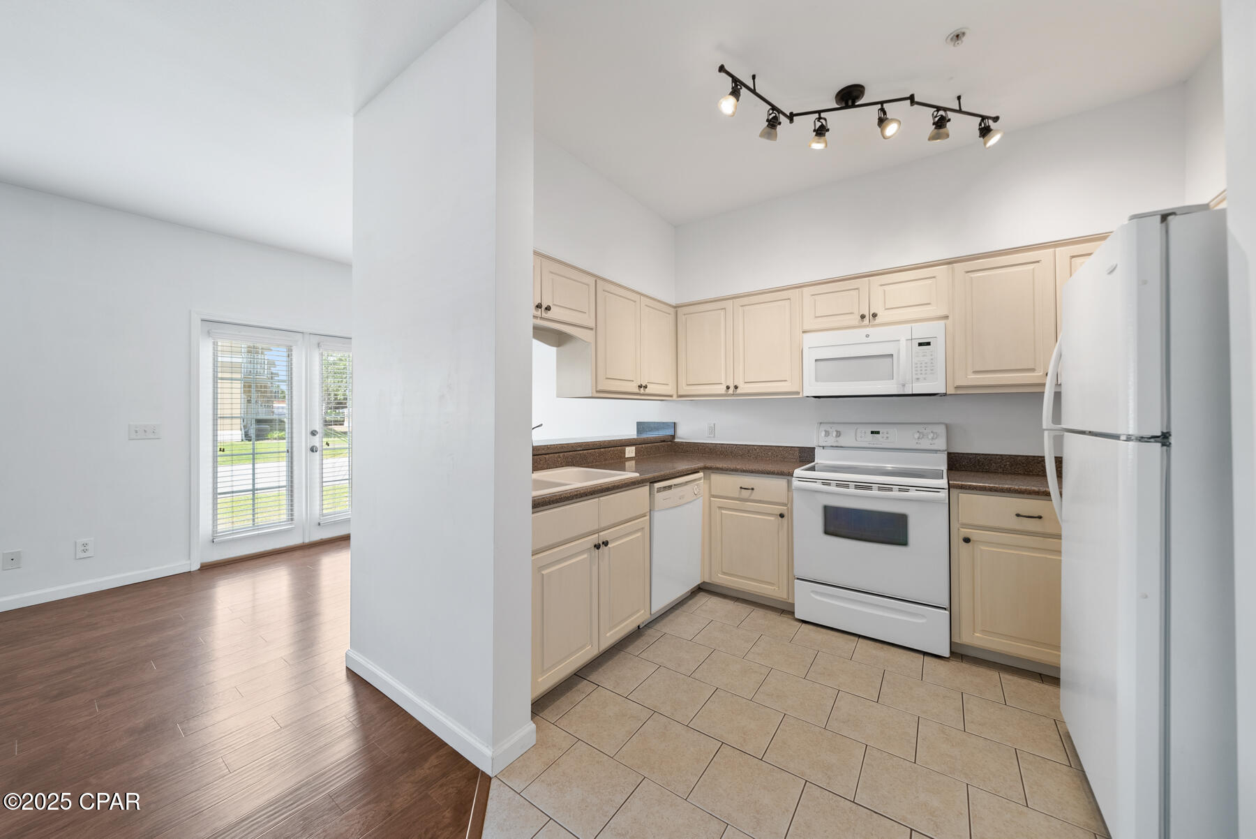 Uhemsltn_b17vjqnvb6qdixtvzvphnjbogxtlu7_y5a