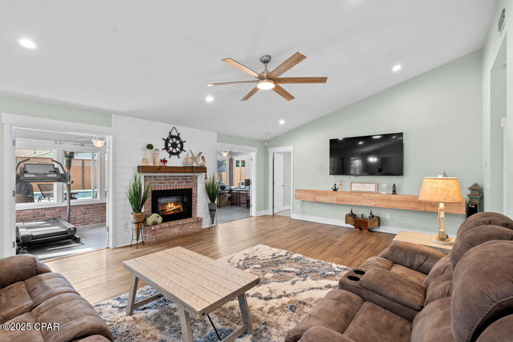 H73jewmzlrt3yq7dvbfalqr81qacvuezq4wqbxzxxce