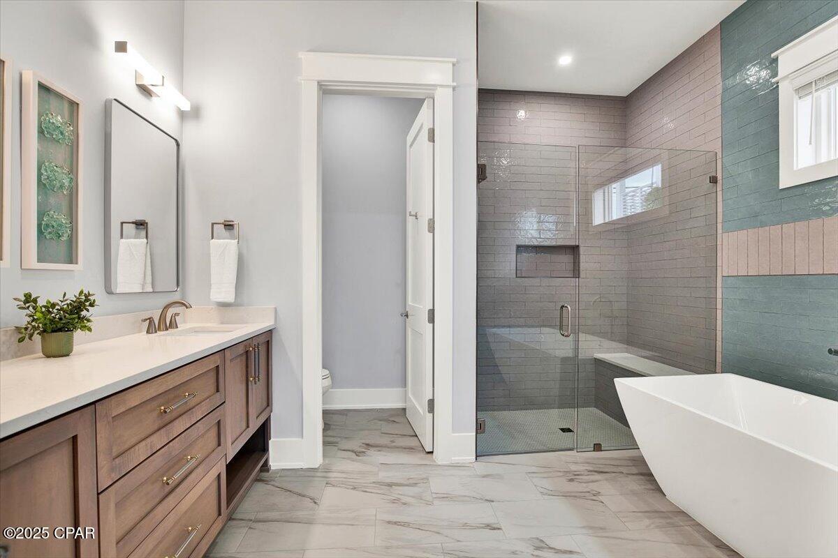 D1is1faa4gpnrqicwhxrsm0lqvsesoqxkidv3nsbic4