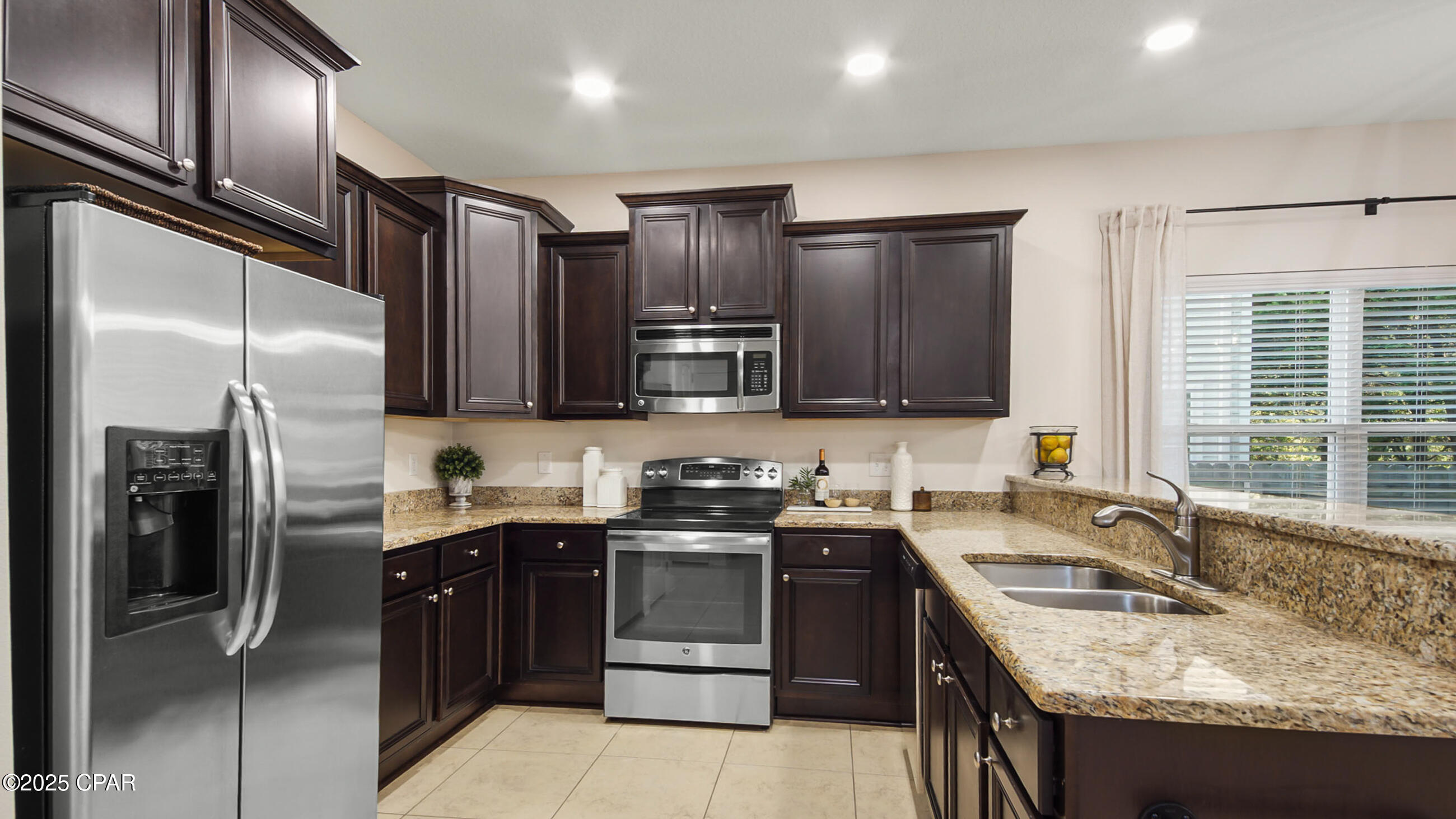 A32br0osw6fapz Vicu2a3rucsztexuv9uos8yc_wgm