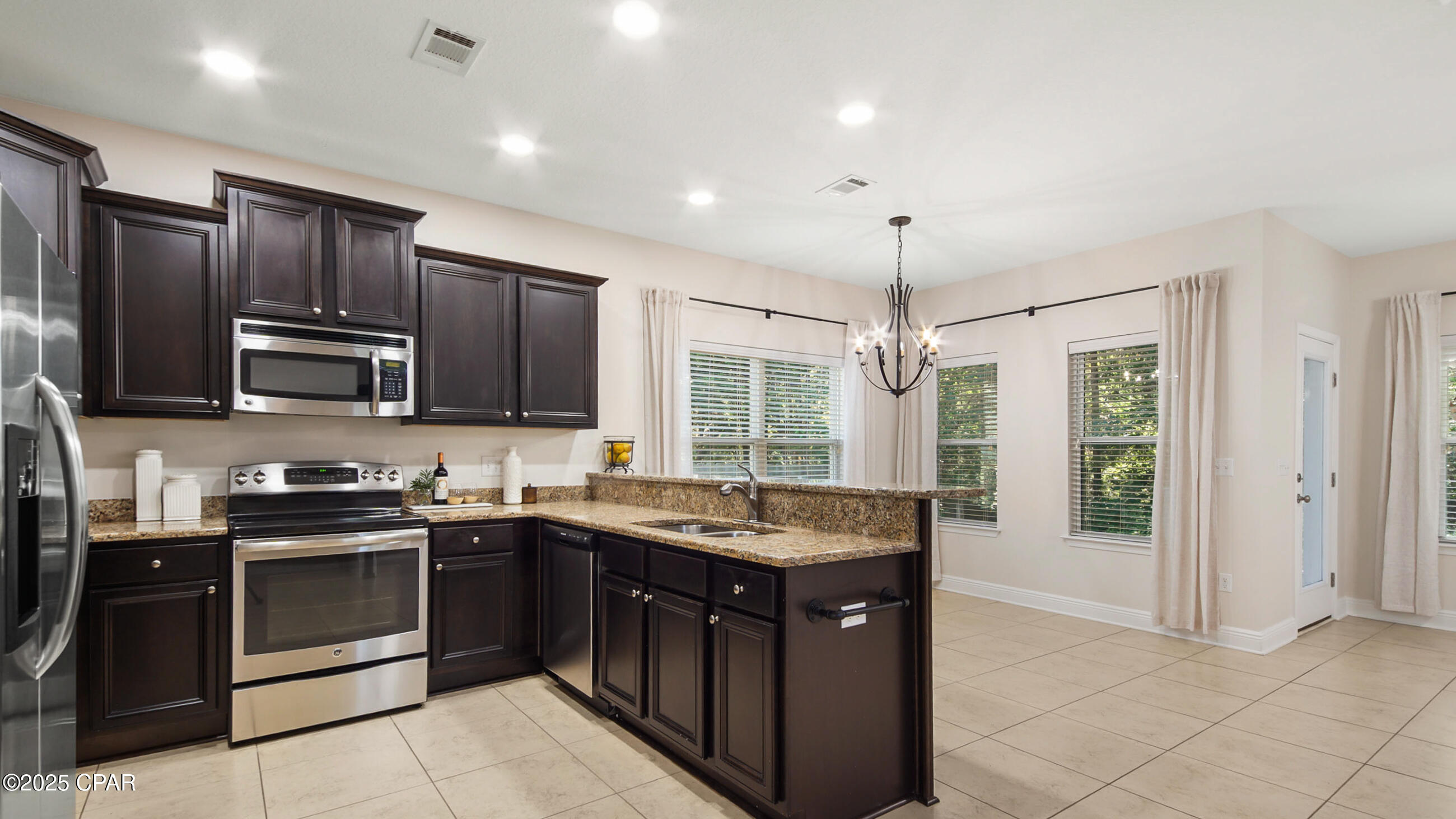 Image 12 For 76 Mosaic Oaks Circle