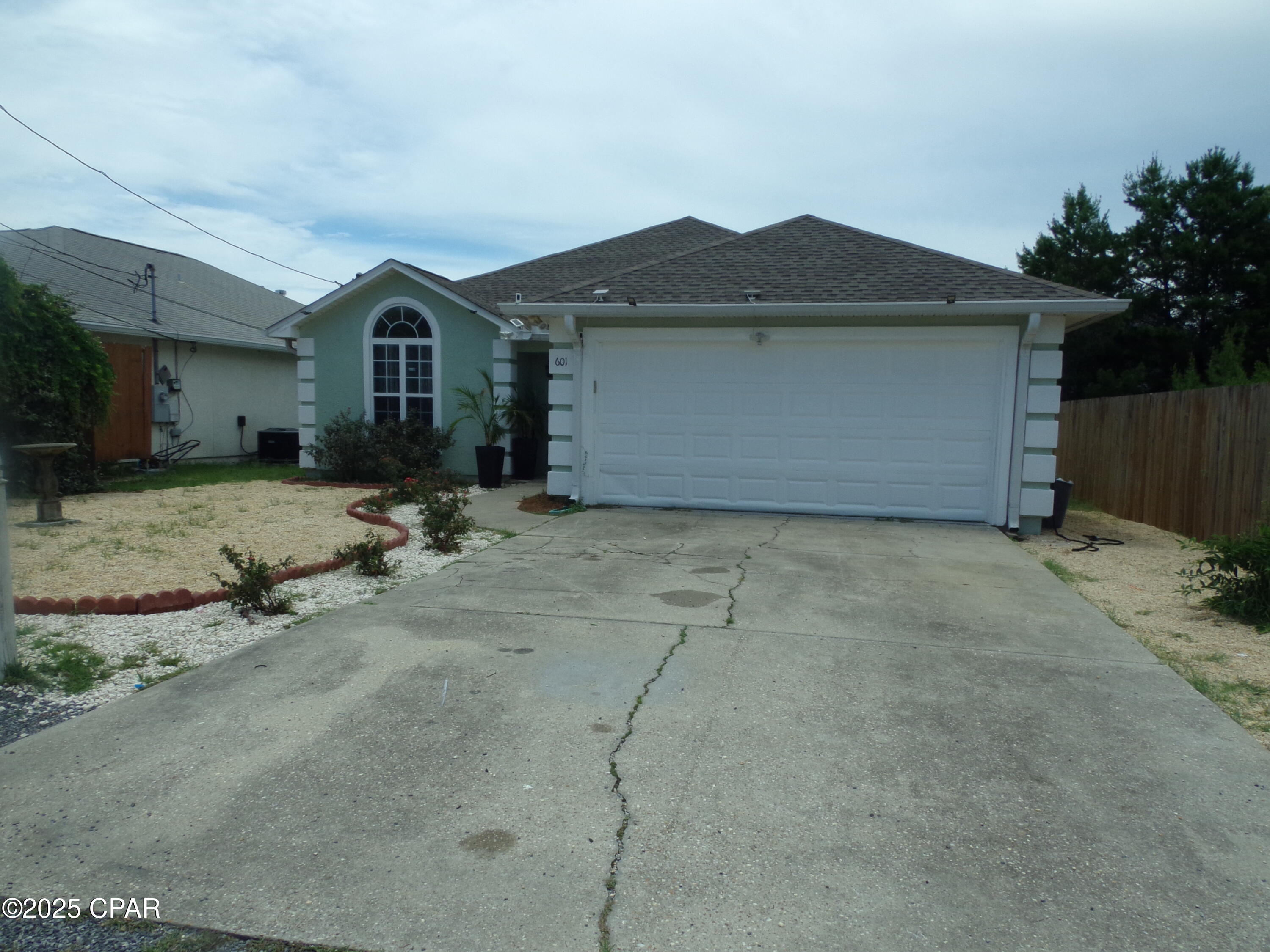 Image 2 For 601 Dolphin Drive