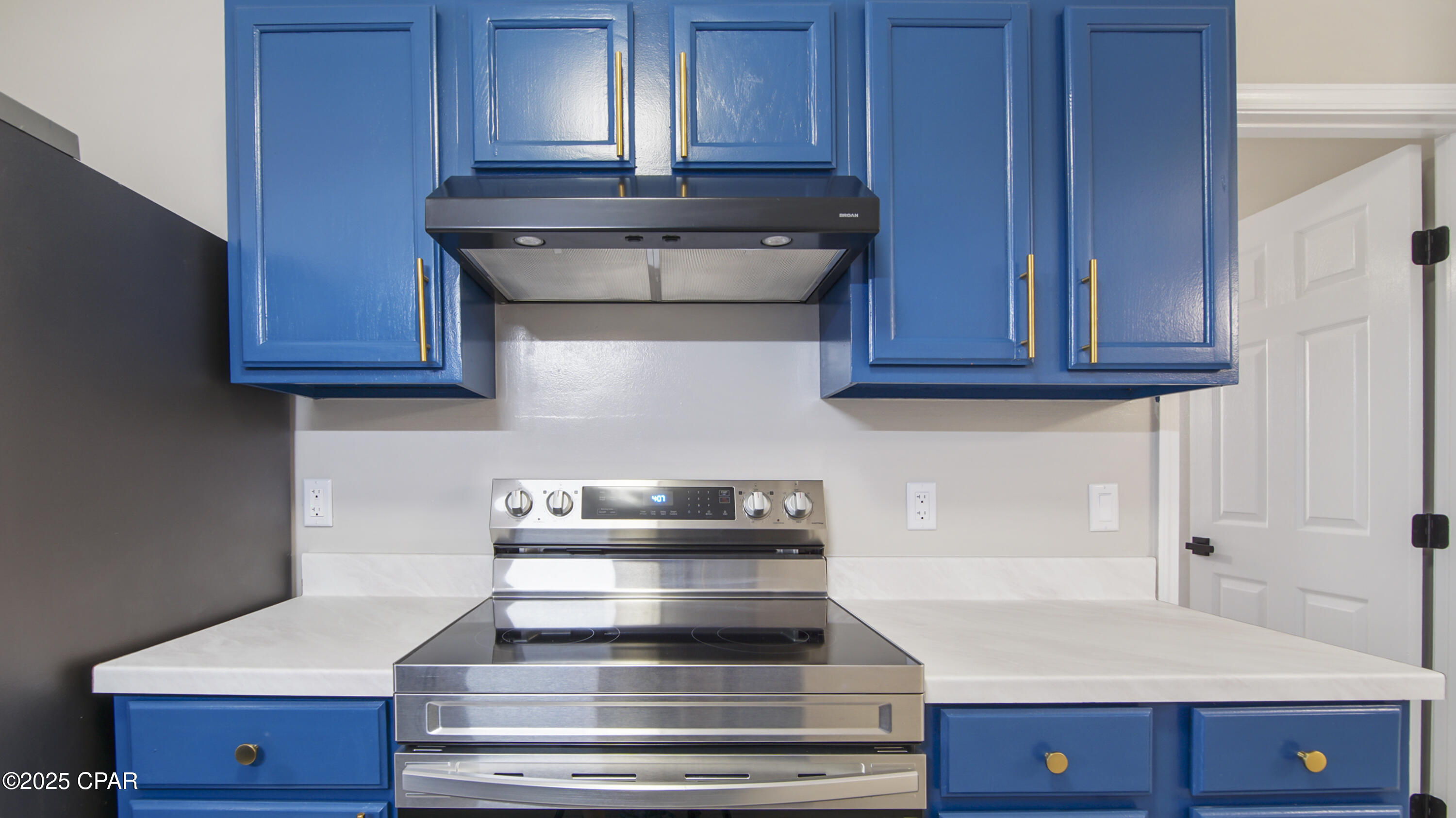 F3lspbkf56mukro7oftdv7ettpllq_dyjd03bsvi4t0