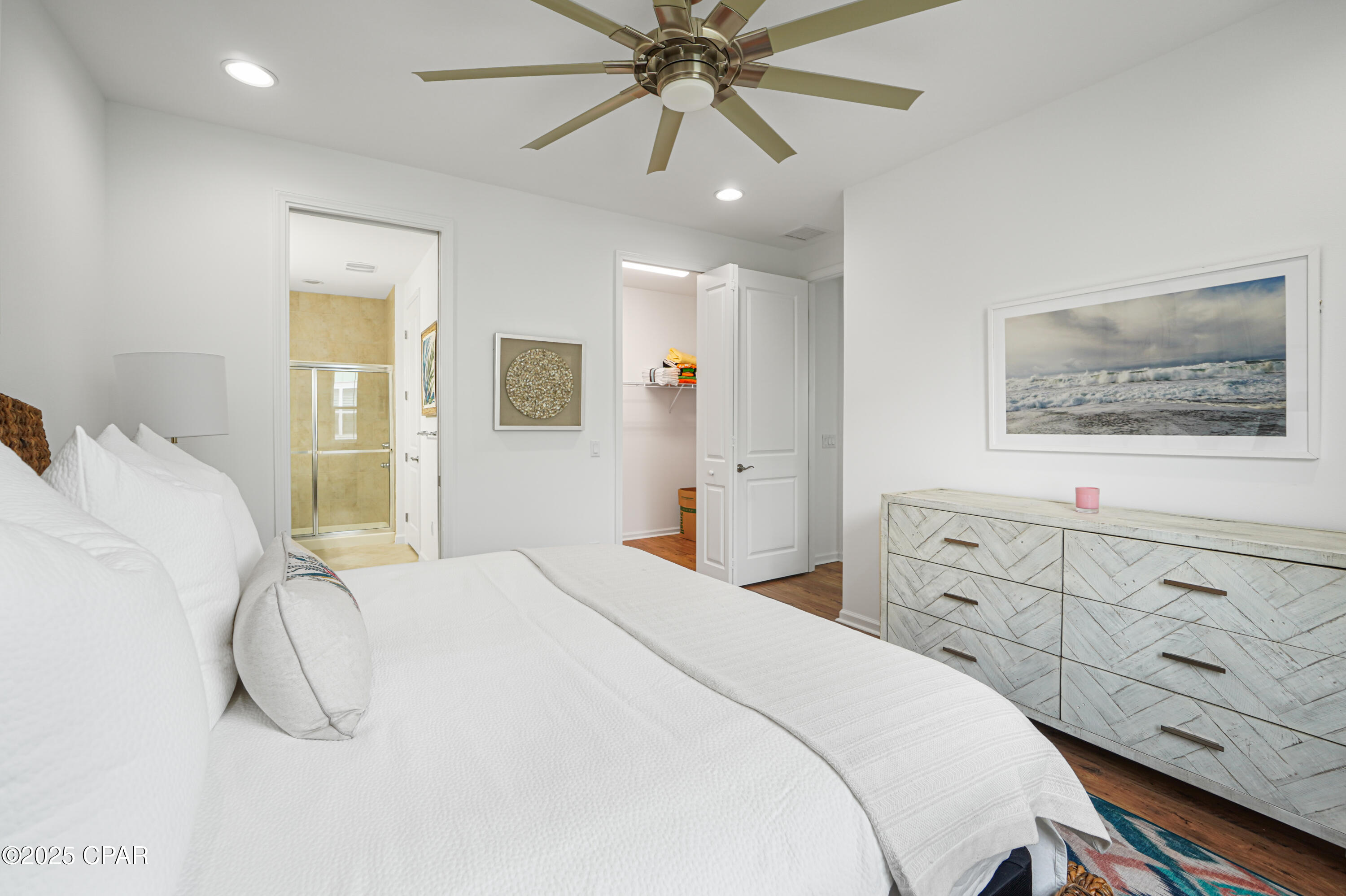 E1wr52zy5js6po_cg6gqnf Thkm2d5_guamdimgje7y