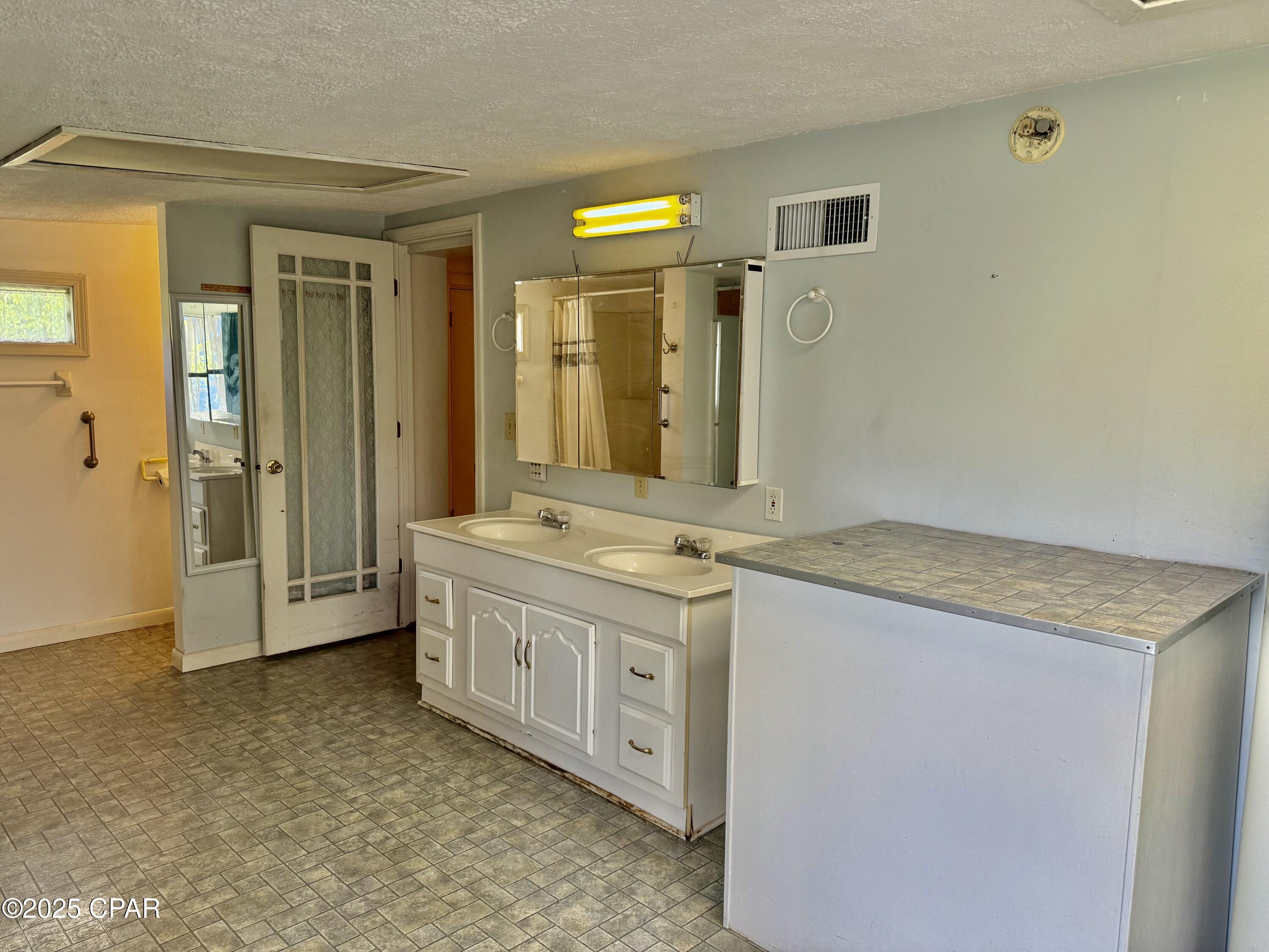 V S0nhszjykpegtunakqrdi_v2a6_a9txlnccu7crli