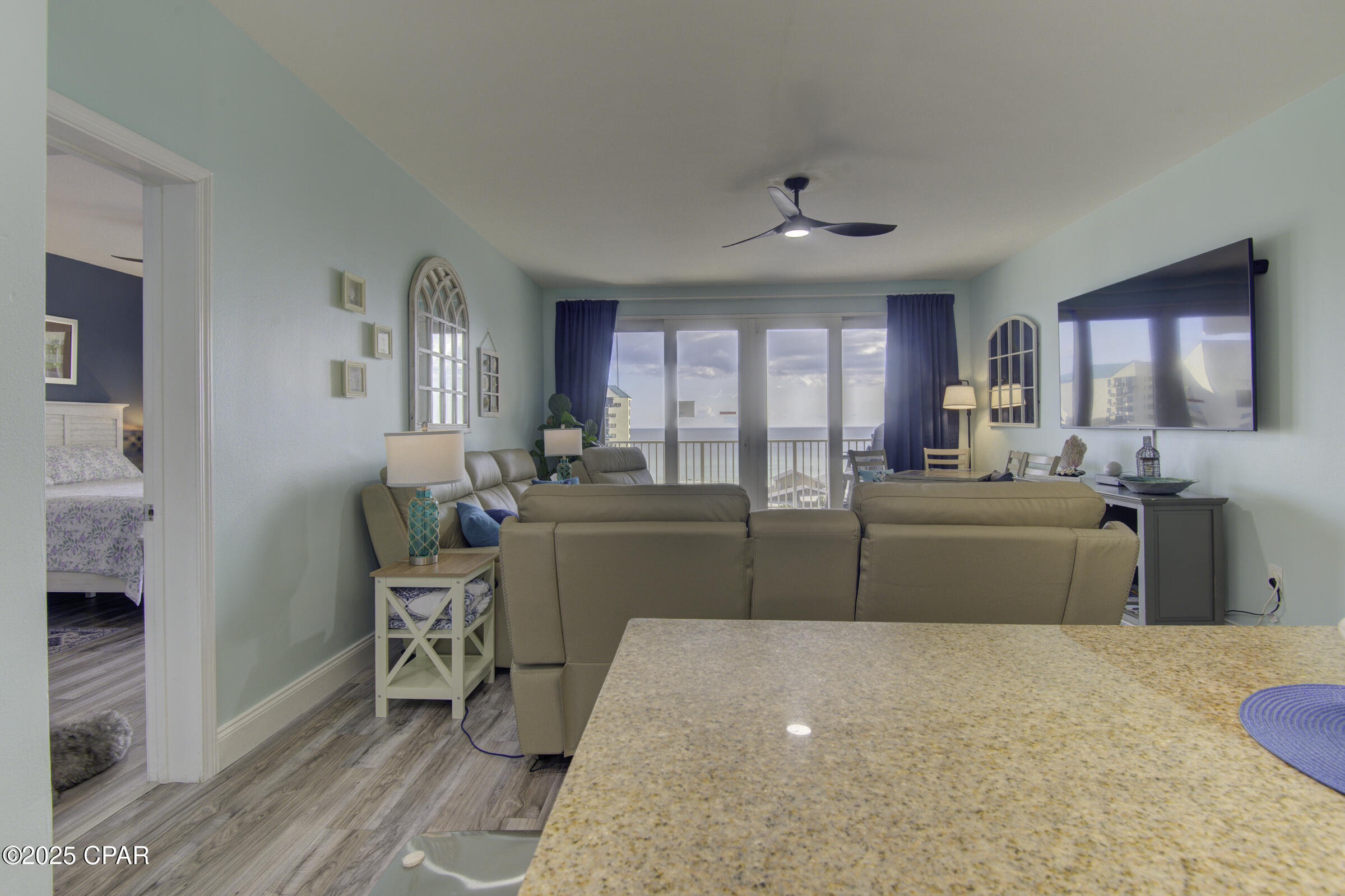 Image 10 For 9860 Thomas Drive 725