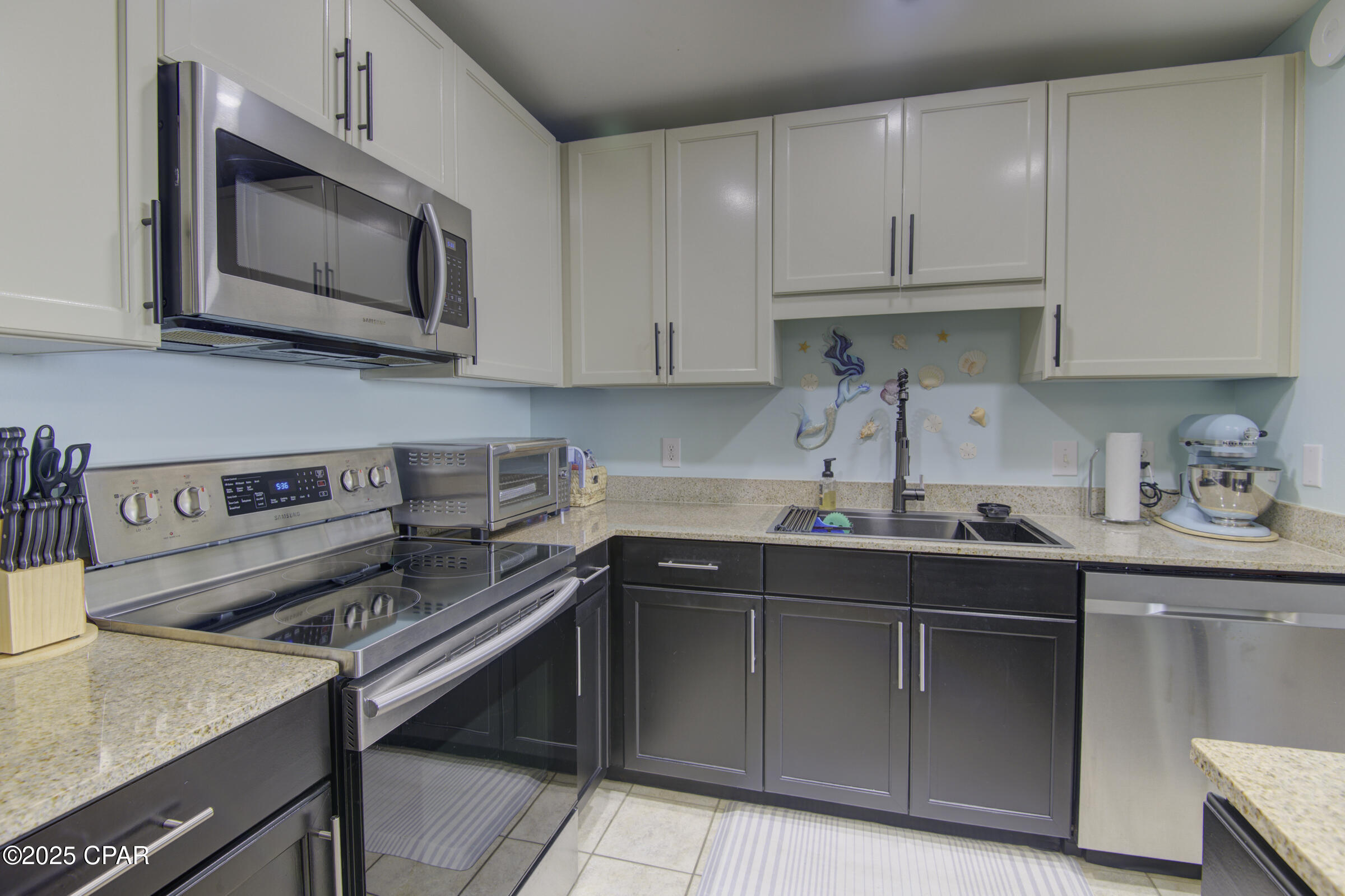 Image 12 For 9860 Thomas Drive 725