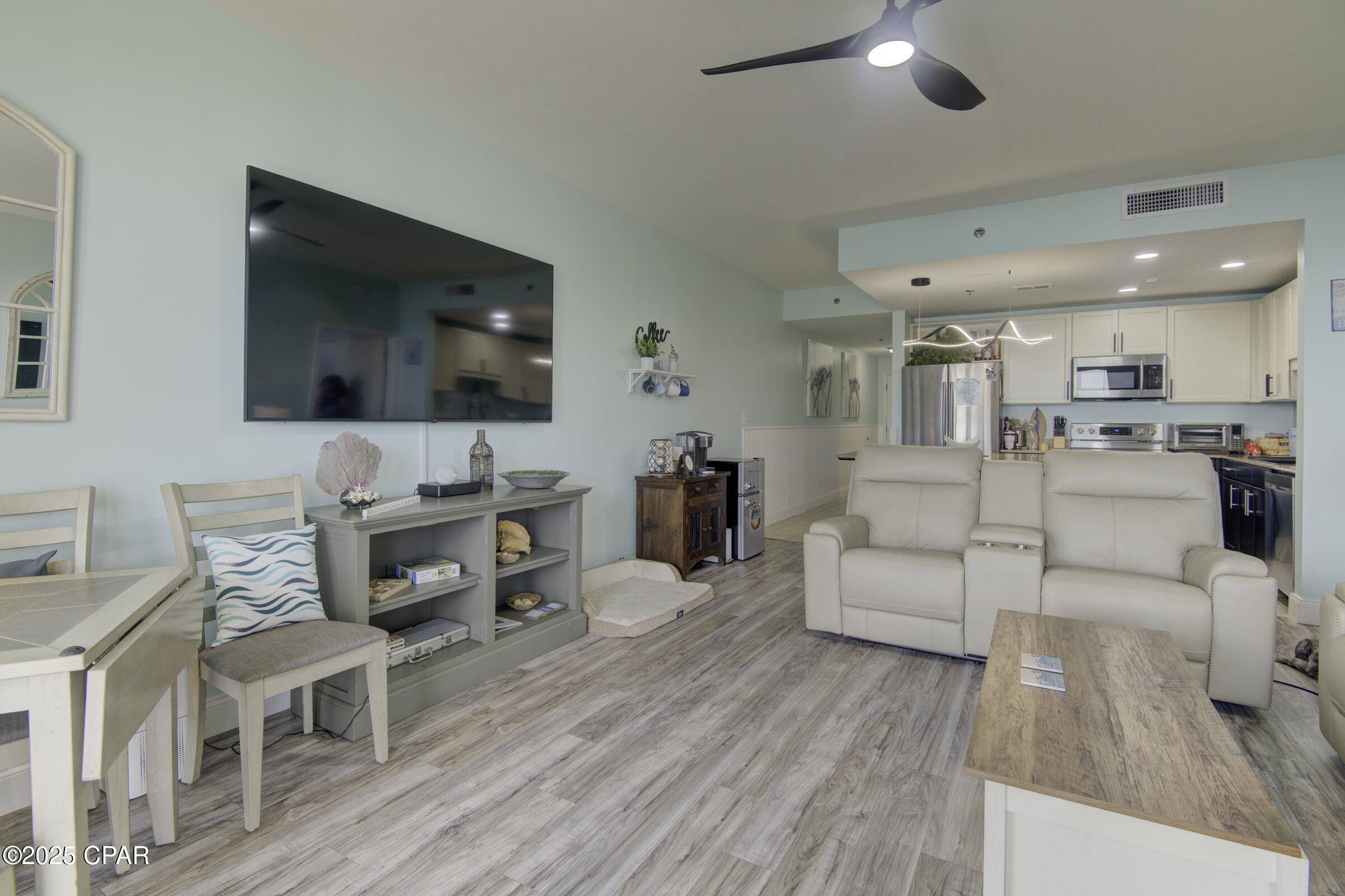 Image 7 For 9860 Thomas Drive 725