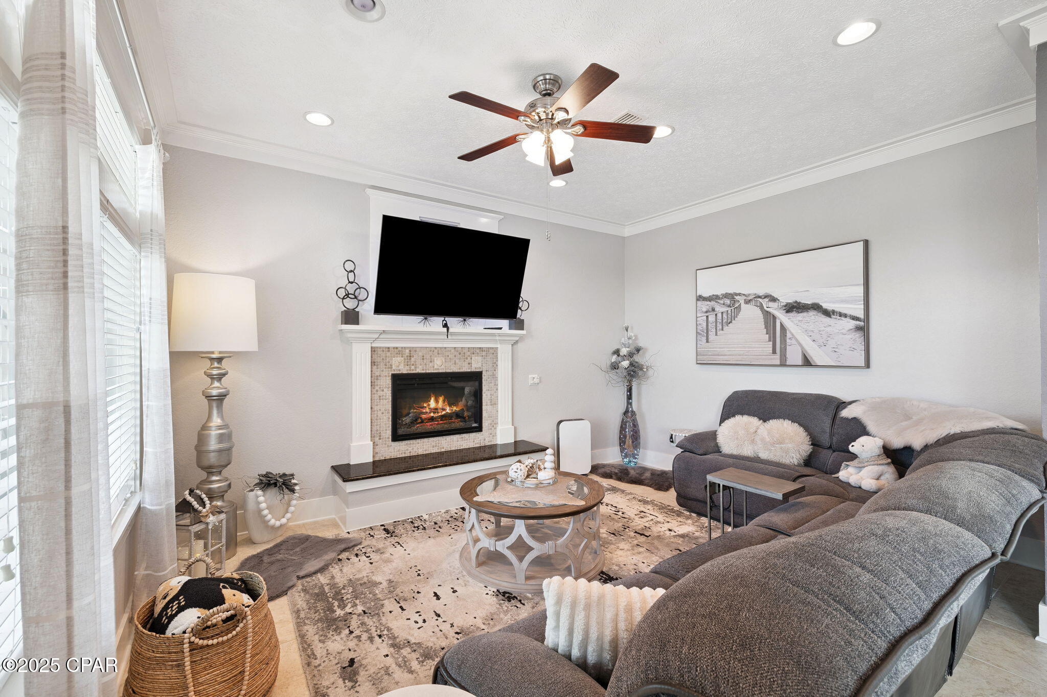 Ay4guyl6a_ux_mlpx0mw38dirls80rrxaubykixxusw