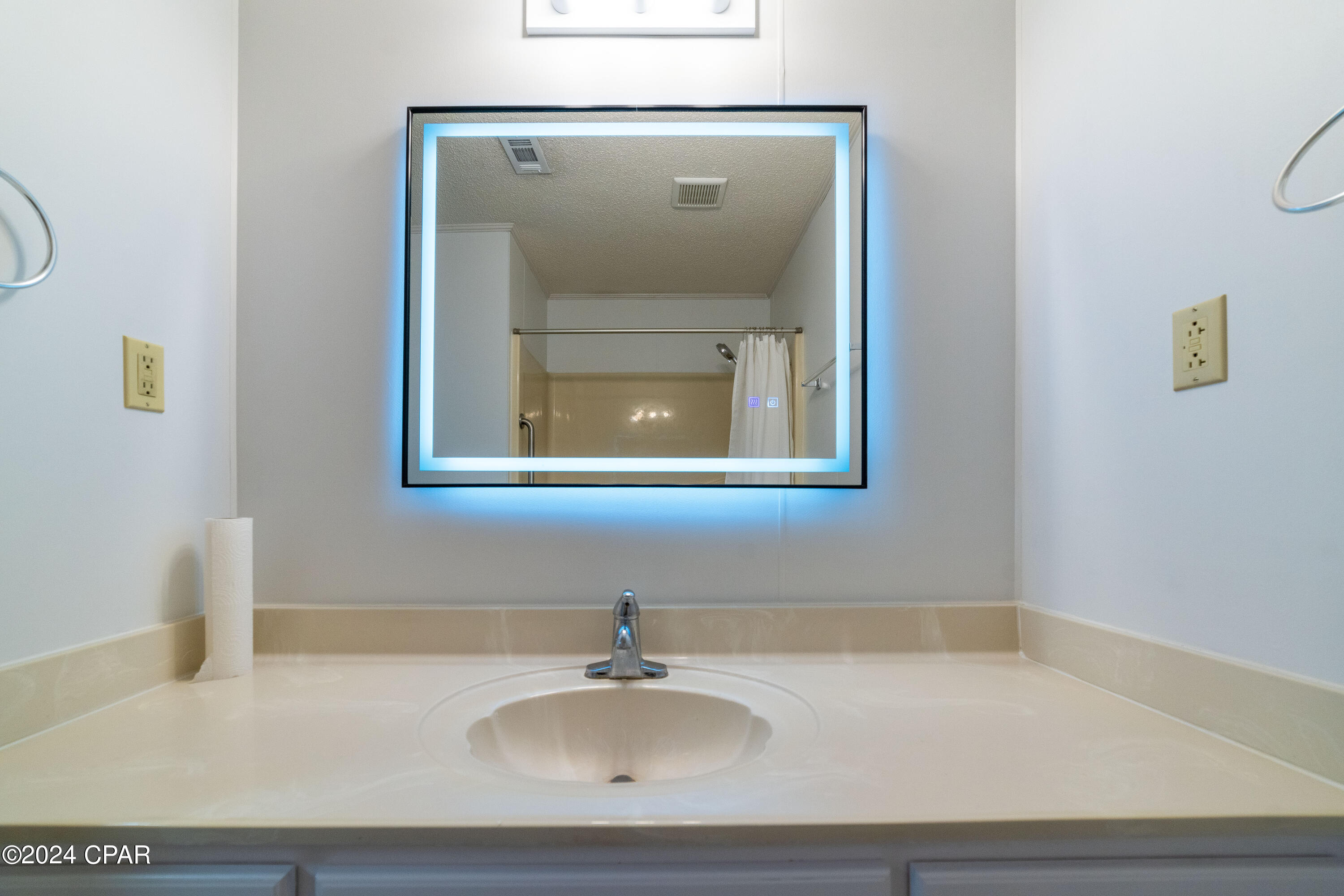 D3yezo_r2gvrnm06fu2ygtxufnzaagrod0mca6 31cw