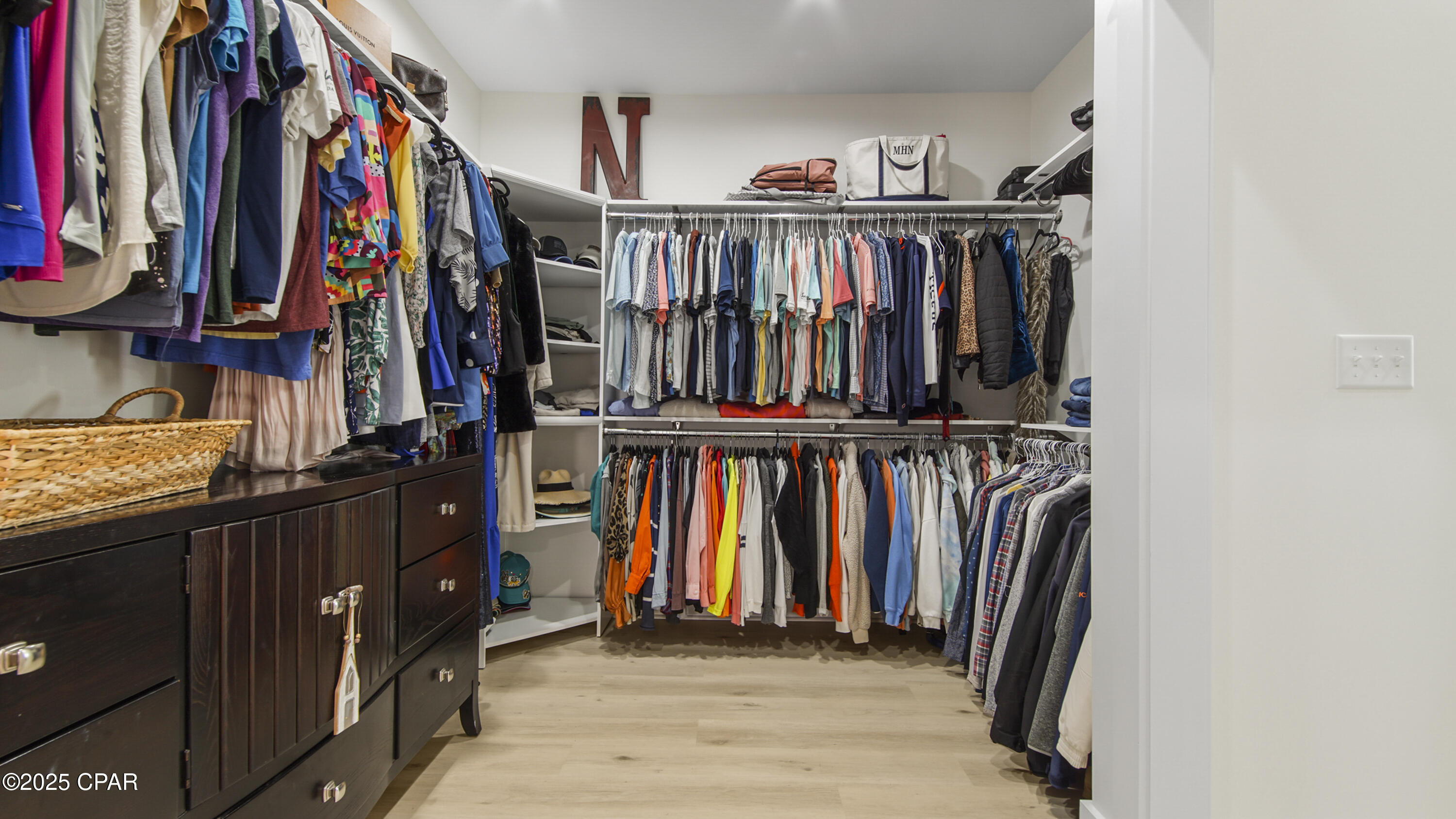 70cwp9vrvh_qlduxaaden_0fkqdmuqaxu_jkdfw9ps8