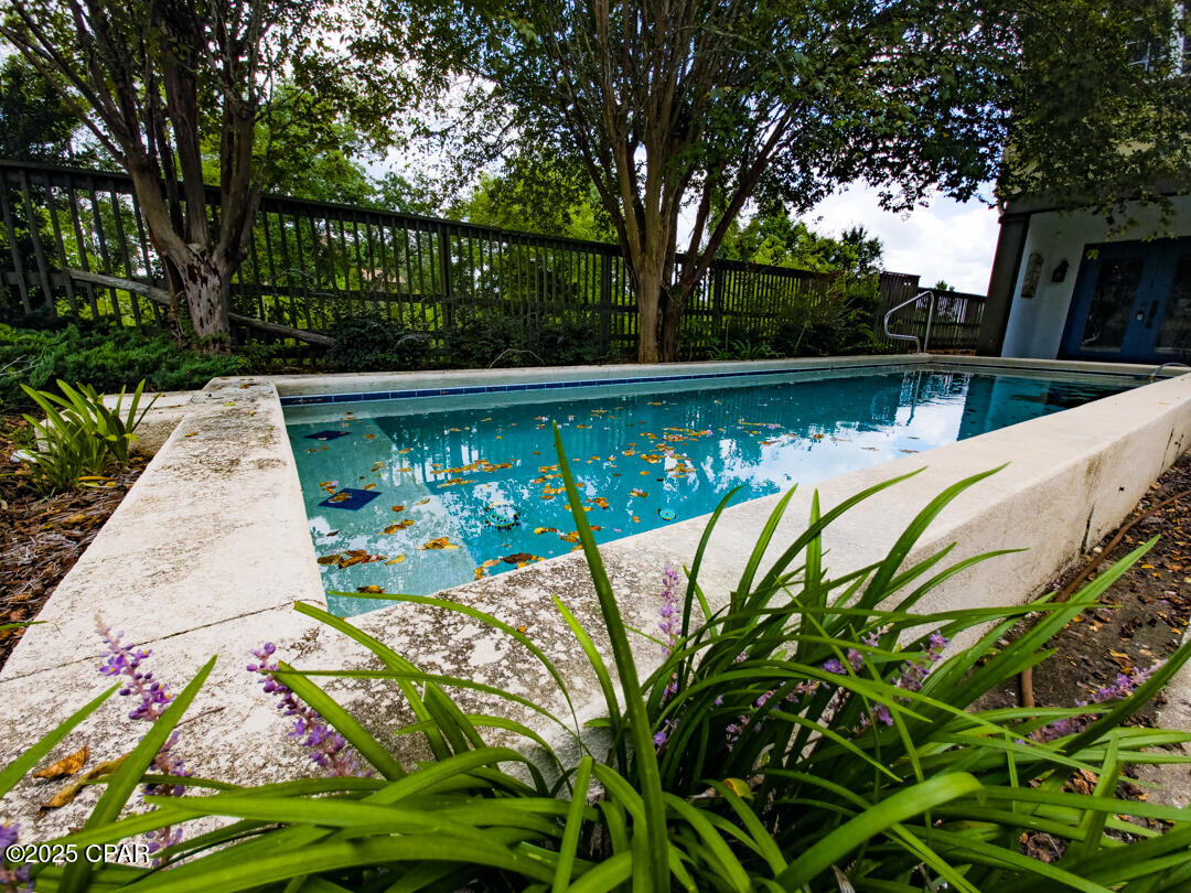 C1rmhhvu5x1qlyaoatrdkx_ps81qayljuvnbziblda4