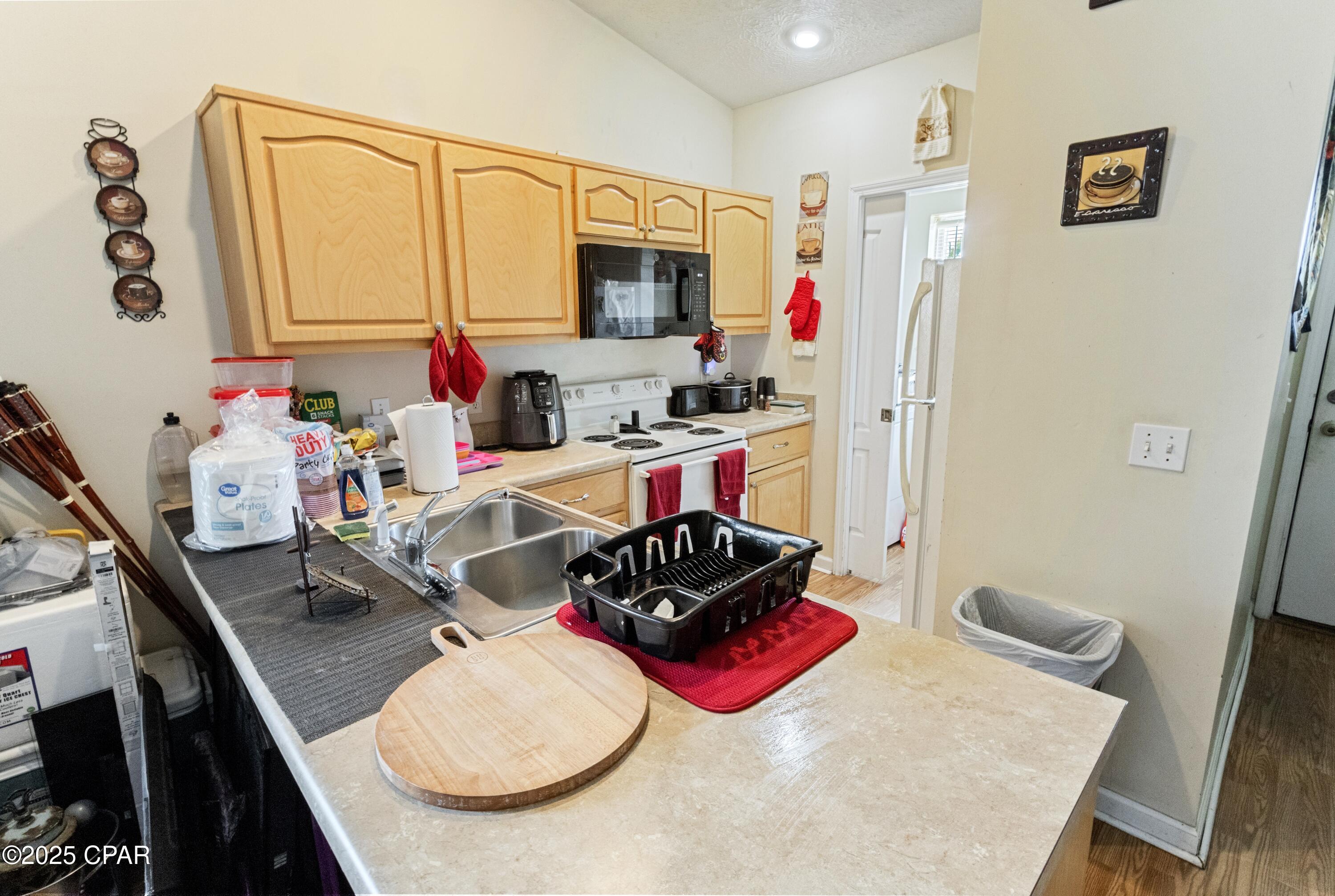 Dctkhnt6uh5zbgiuya3zrzfabkx18af9jkwhqn6fnj4