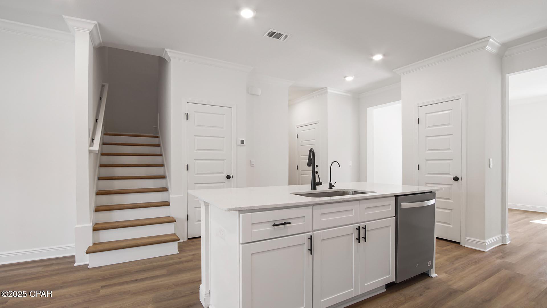 1rhqf9bxi2knjgzgdxxrc8_0rqhgfmhcy2ut_um2vc4