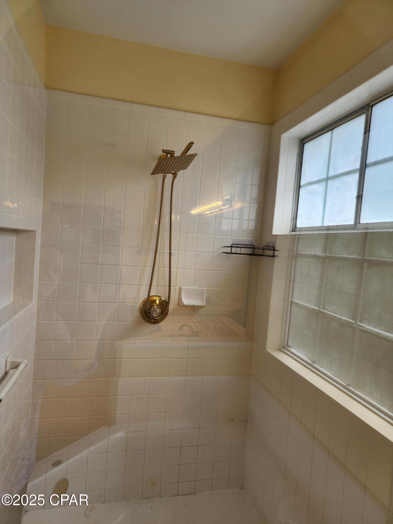 Q2srimzfwi36h5lgxeqgknhuksvmaouxrkhzam_ 1vs