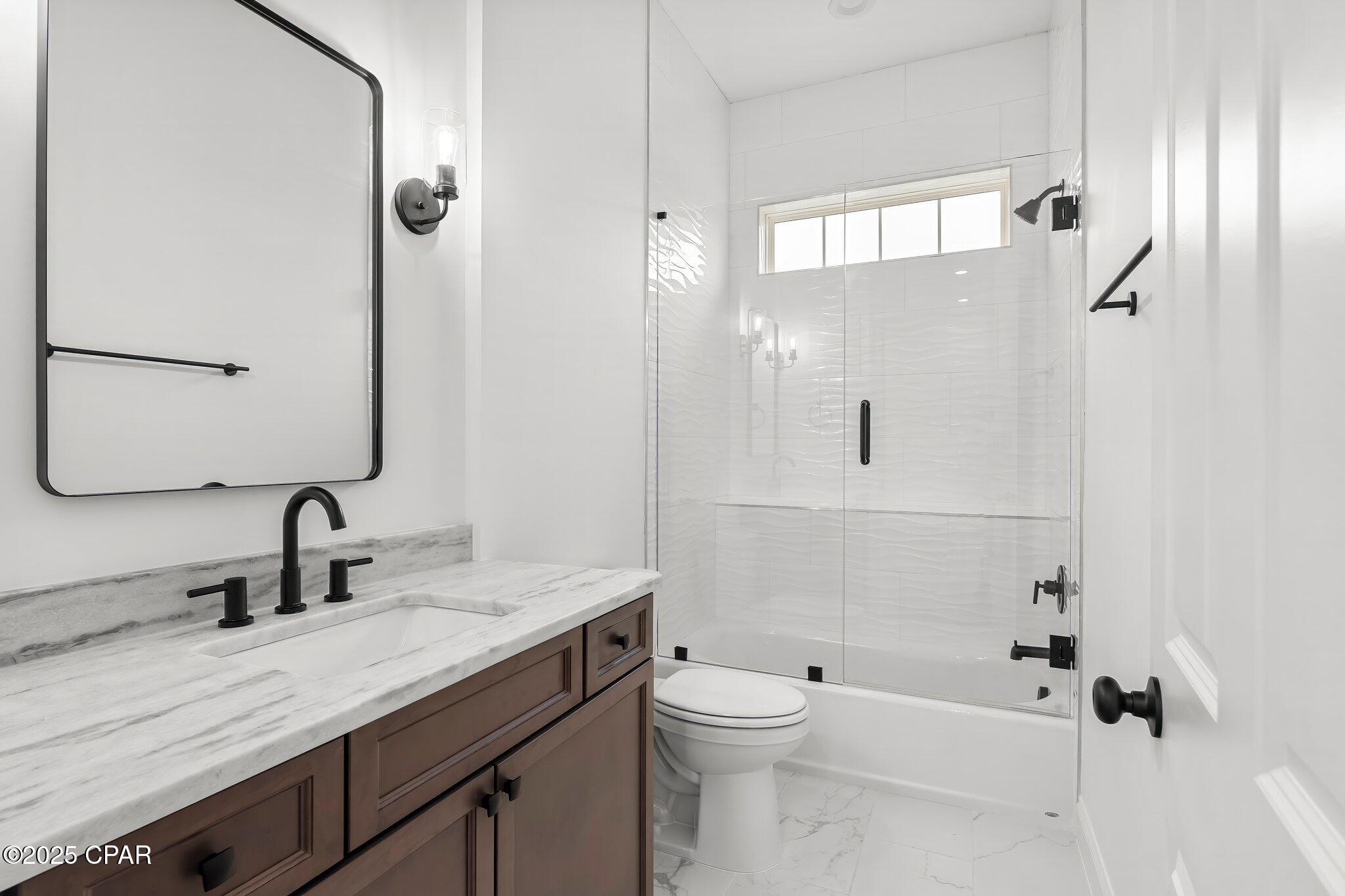 Qqe8lamtxzvr_agaiac40ysaefu Imbl_fkxzcxudfe