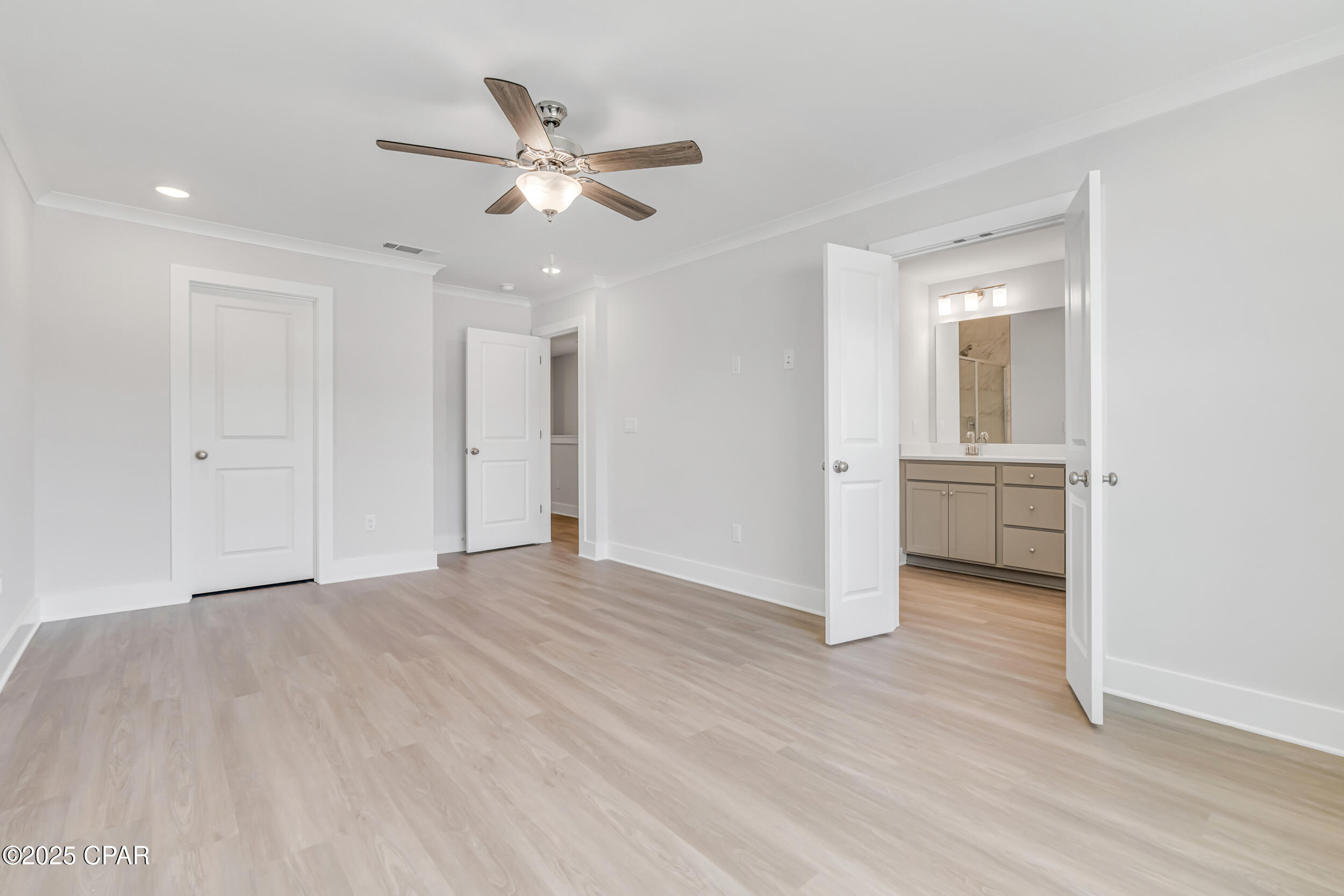 S89x9b8wollxqspt_yqlwiuts8nw81zrlwa5t_levuo