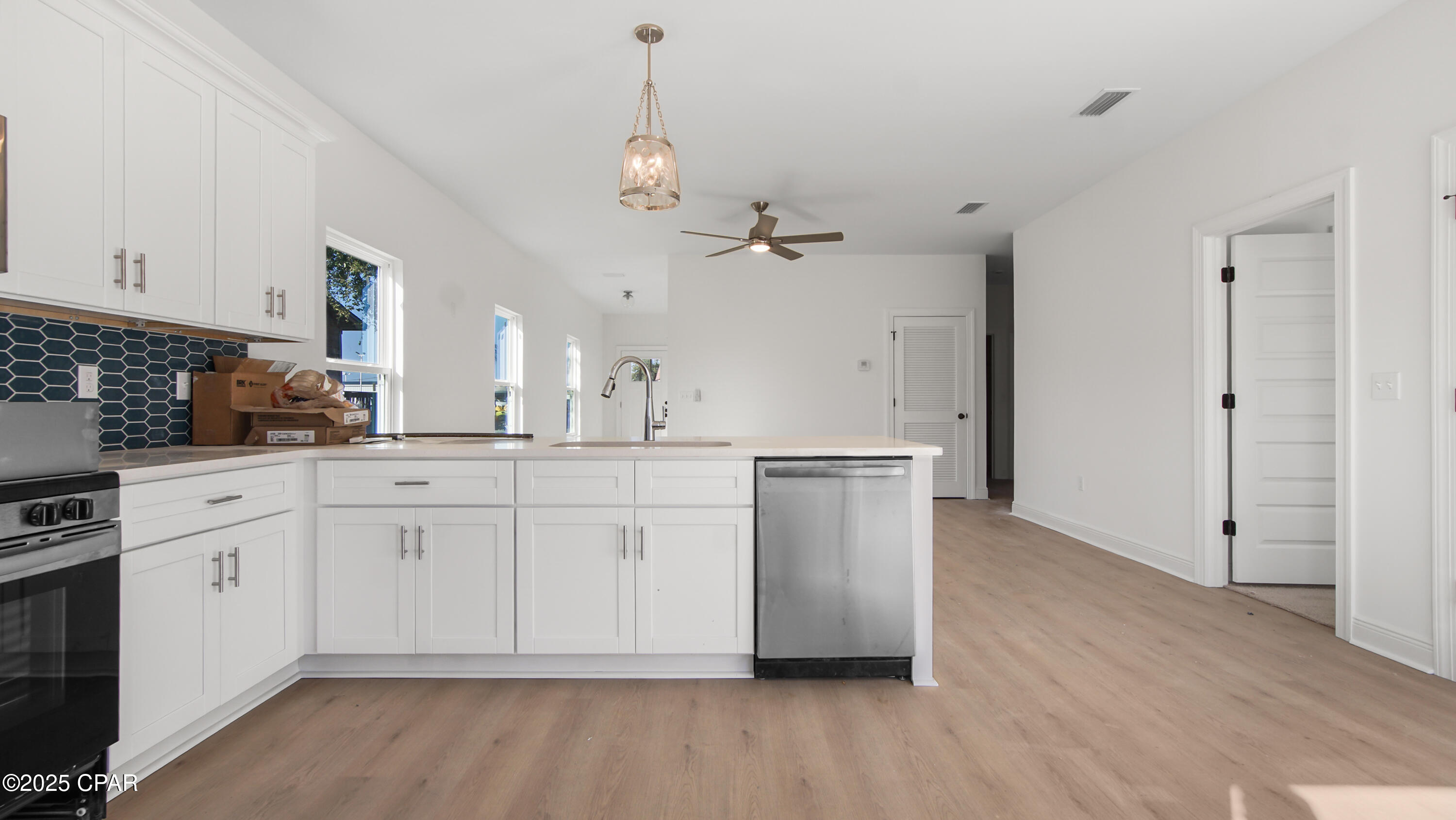 Agakmnbke8mbcvb34nej6qfyxgrg3uvdpu8ke 272ry