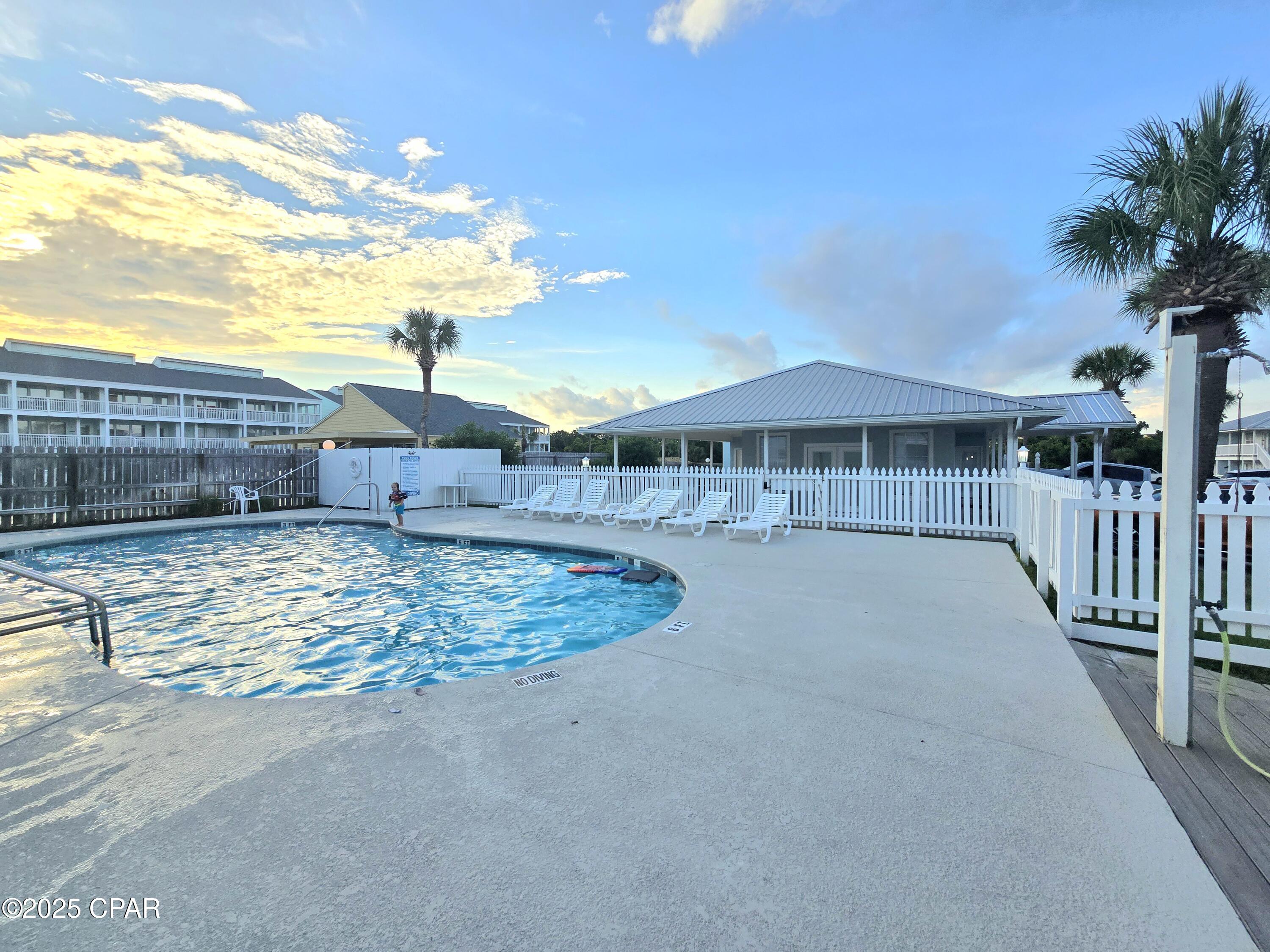 Image 15 For 17642 Front Beach Road I7