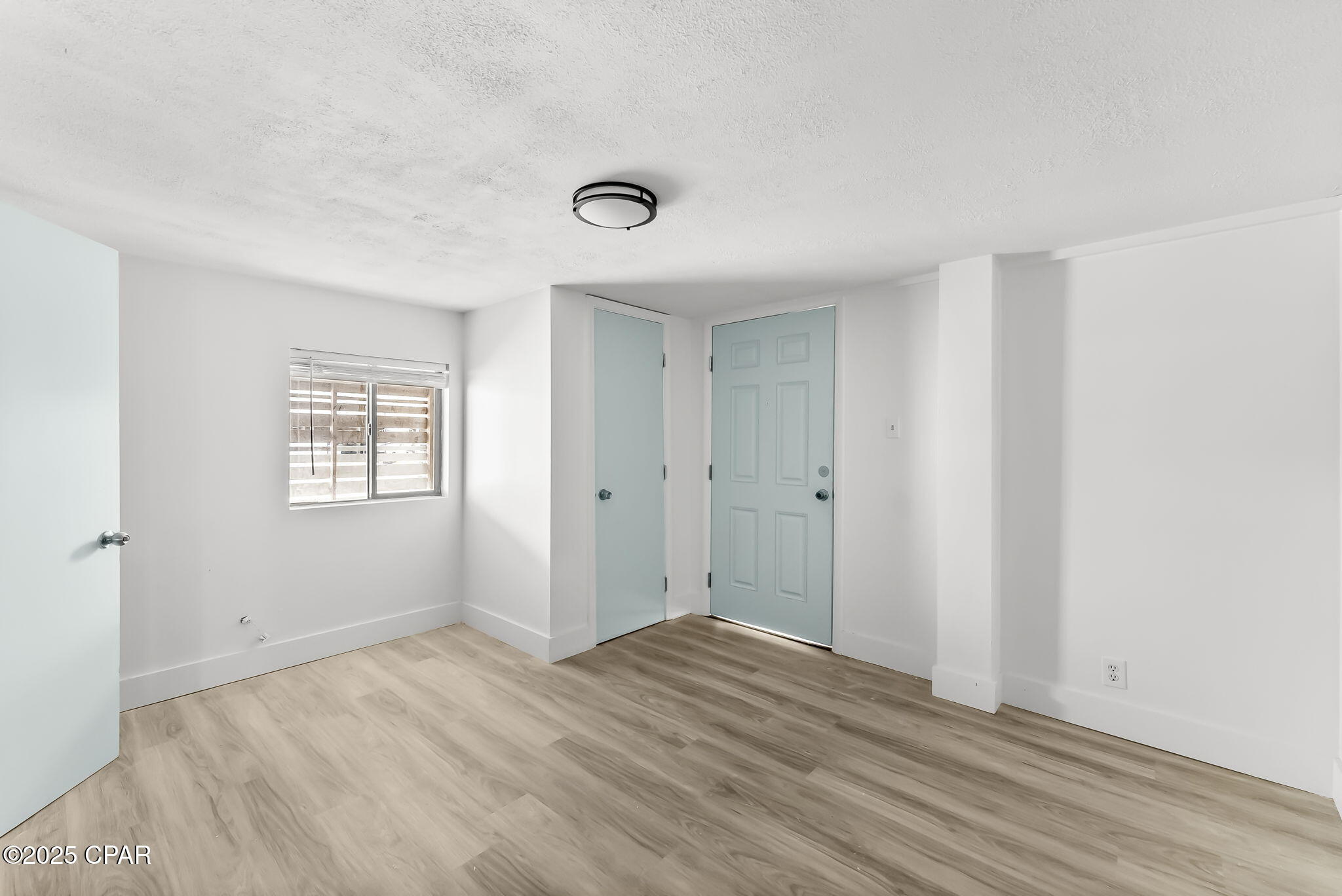 Image 11 For 7315 Beach Drive