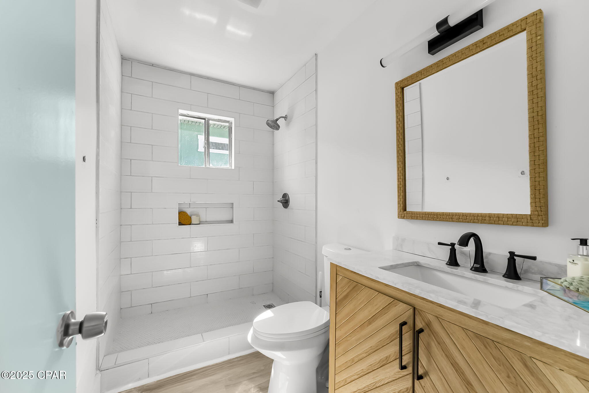 Hb6apaamv3bbsj9v6hs3dgwp43w8cnp4qrovkbbt7ii