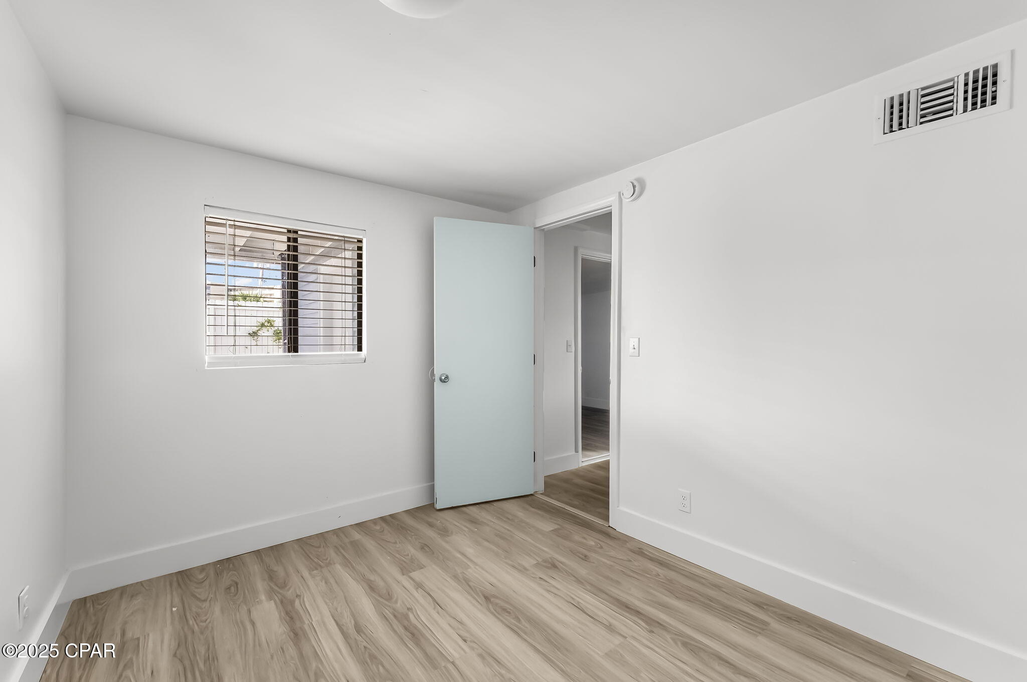 Image 7 For 7315 Beach Drive