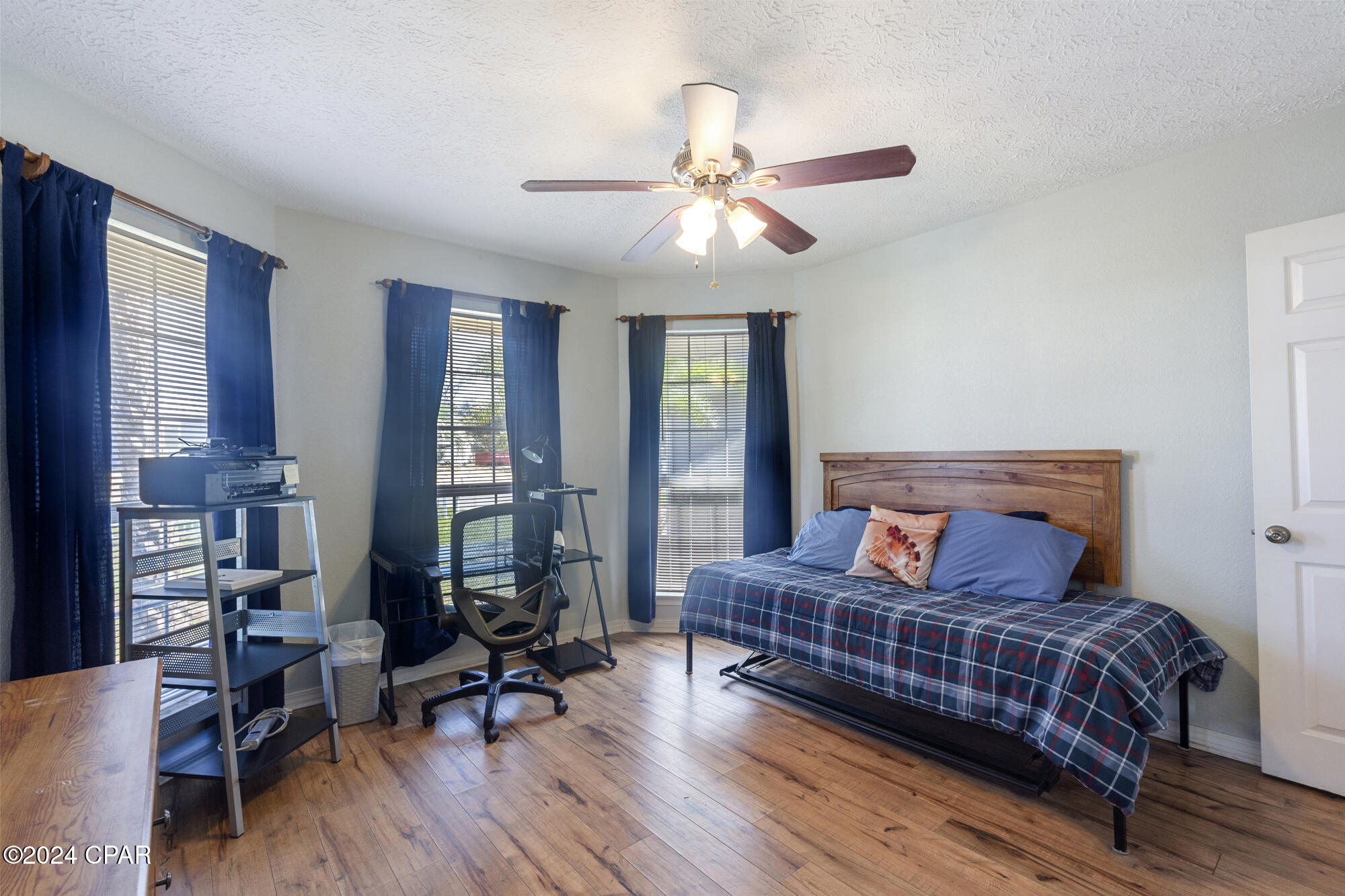 Ij72ixgtcaxyywaqbbjjxk Pzlfiubra79jtn3b41tw