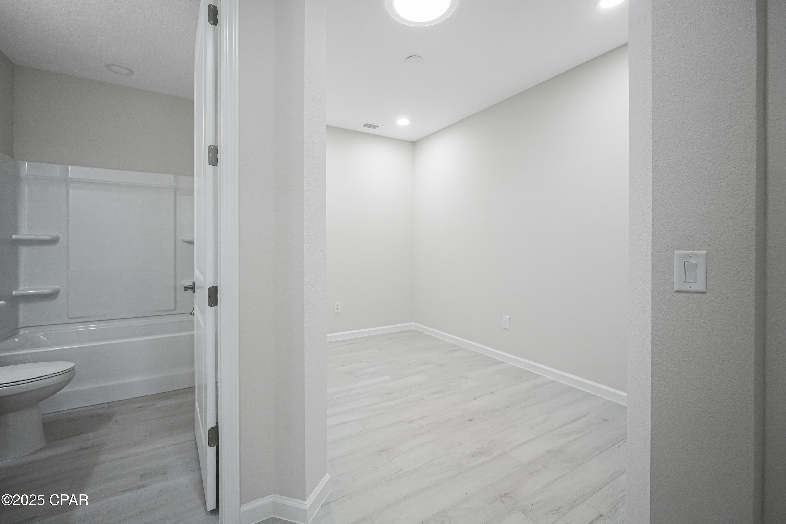 Uicgxm8eeg1rayrxikbsca Ieeruk8_kz Ysd90ghp4