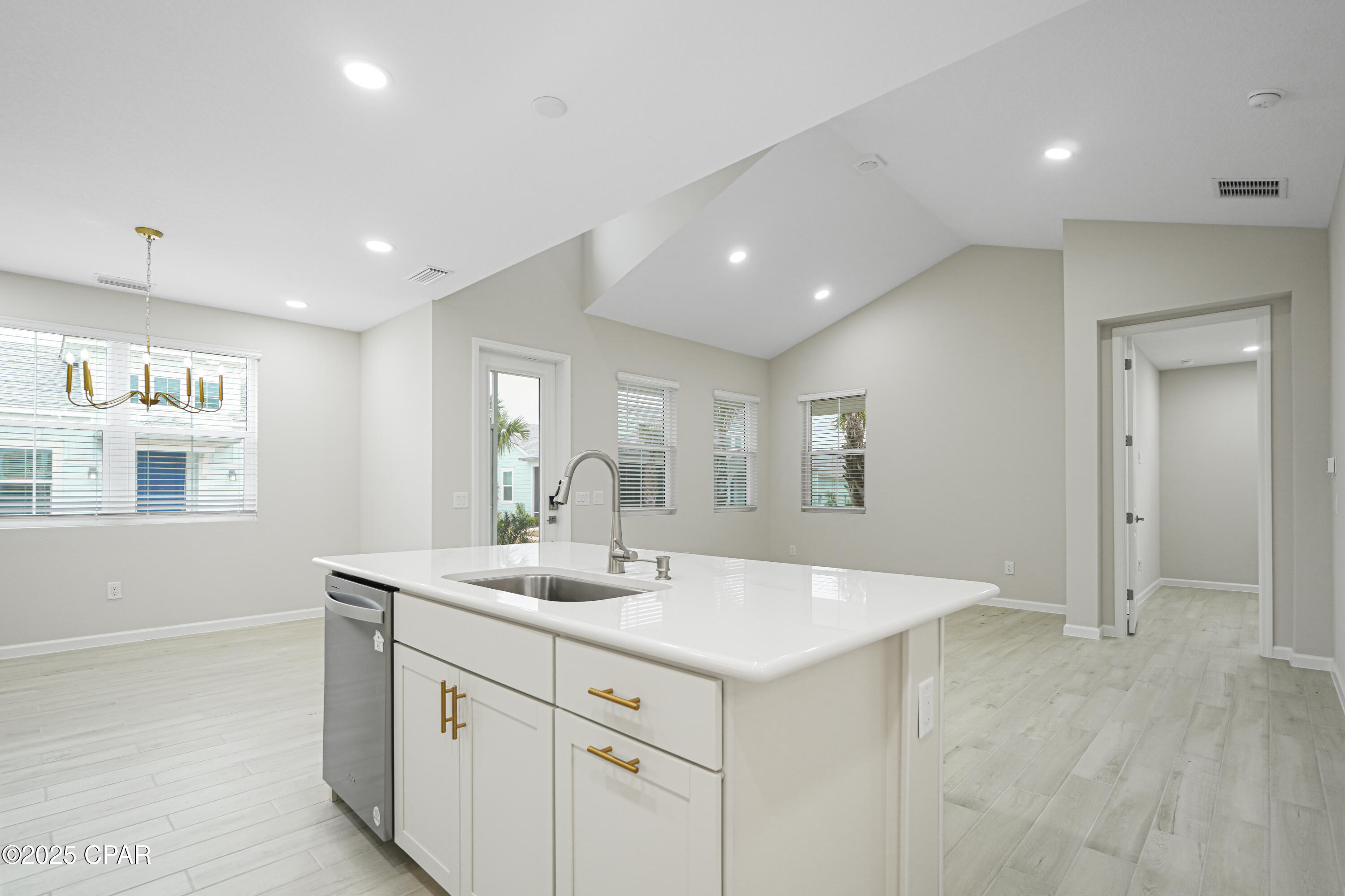 Uzld4jj_d0d8m2zbgk0xi8aq Eij7f31eseyimsysos