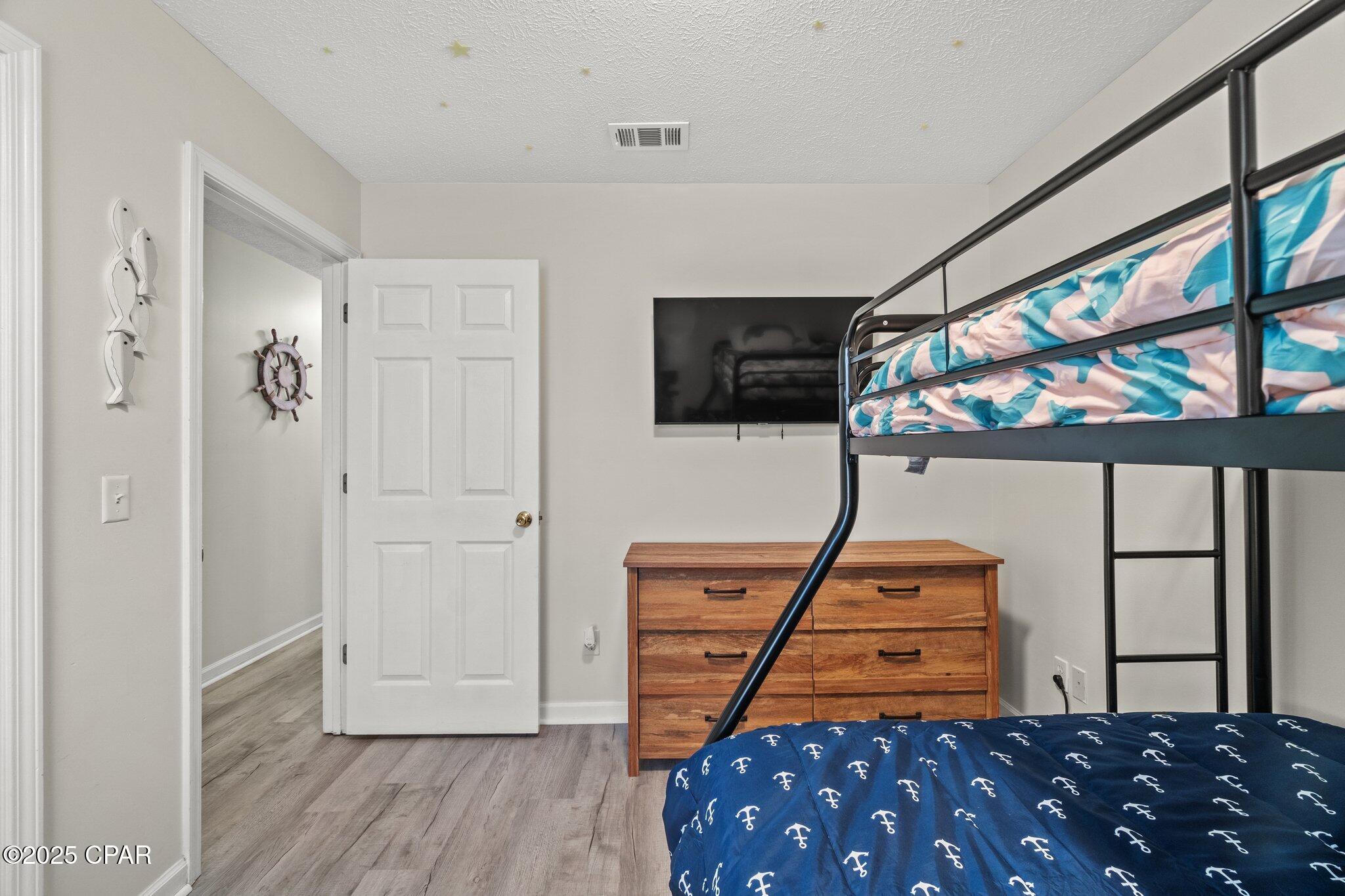 93_iymcuu_qhoc5p3xugw B1uawolujd_k9ukmxlupu