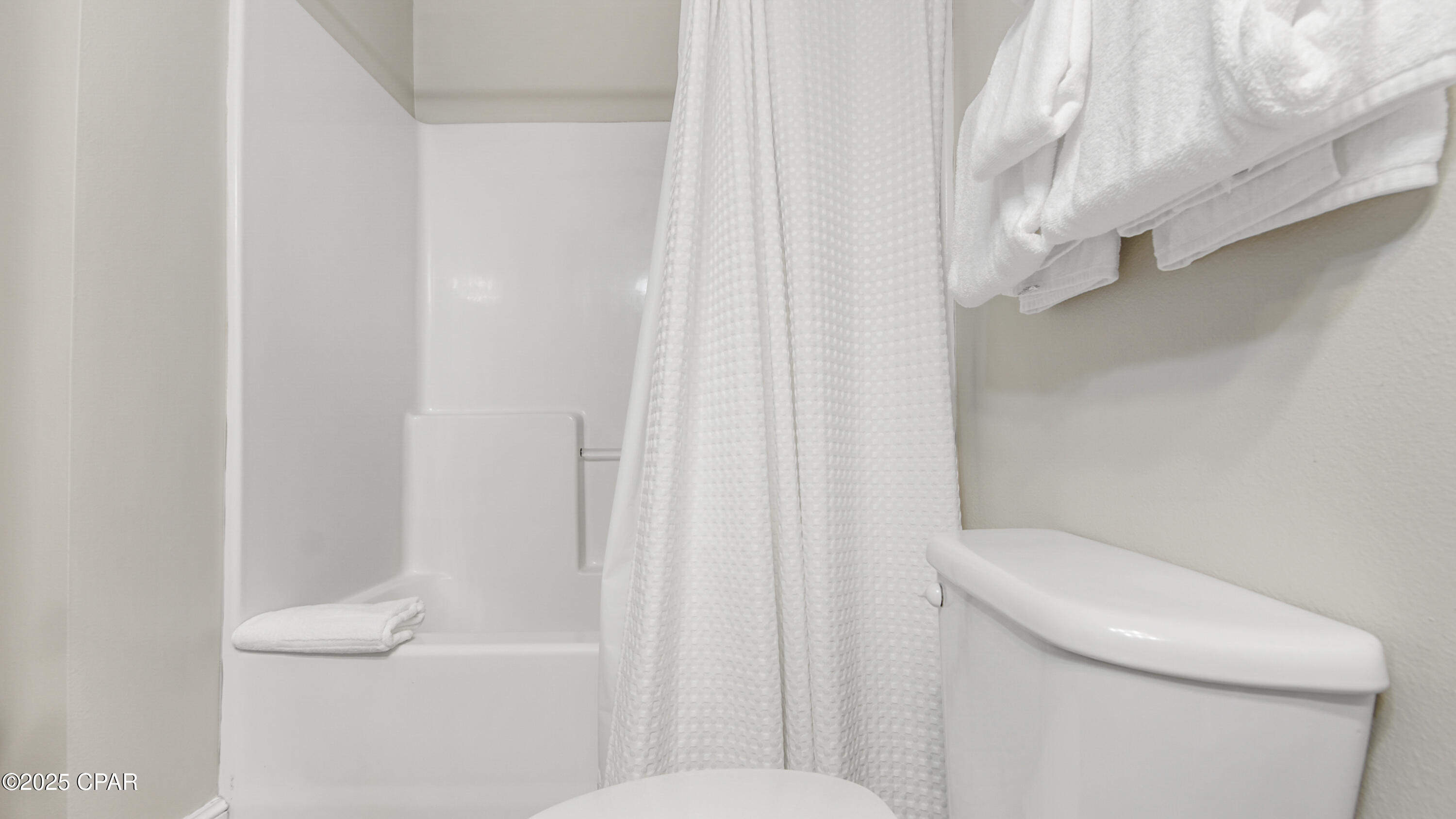 24n D6ze33_tlikwx2sqq6pbui8kaklisctujp3bply