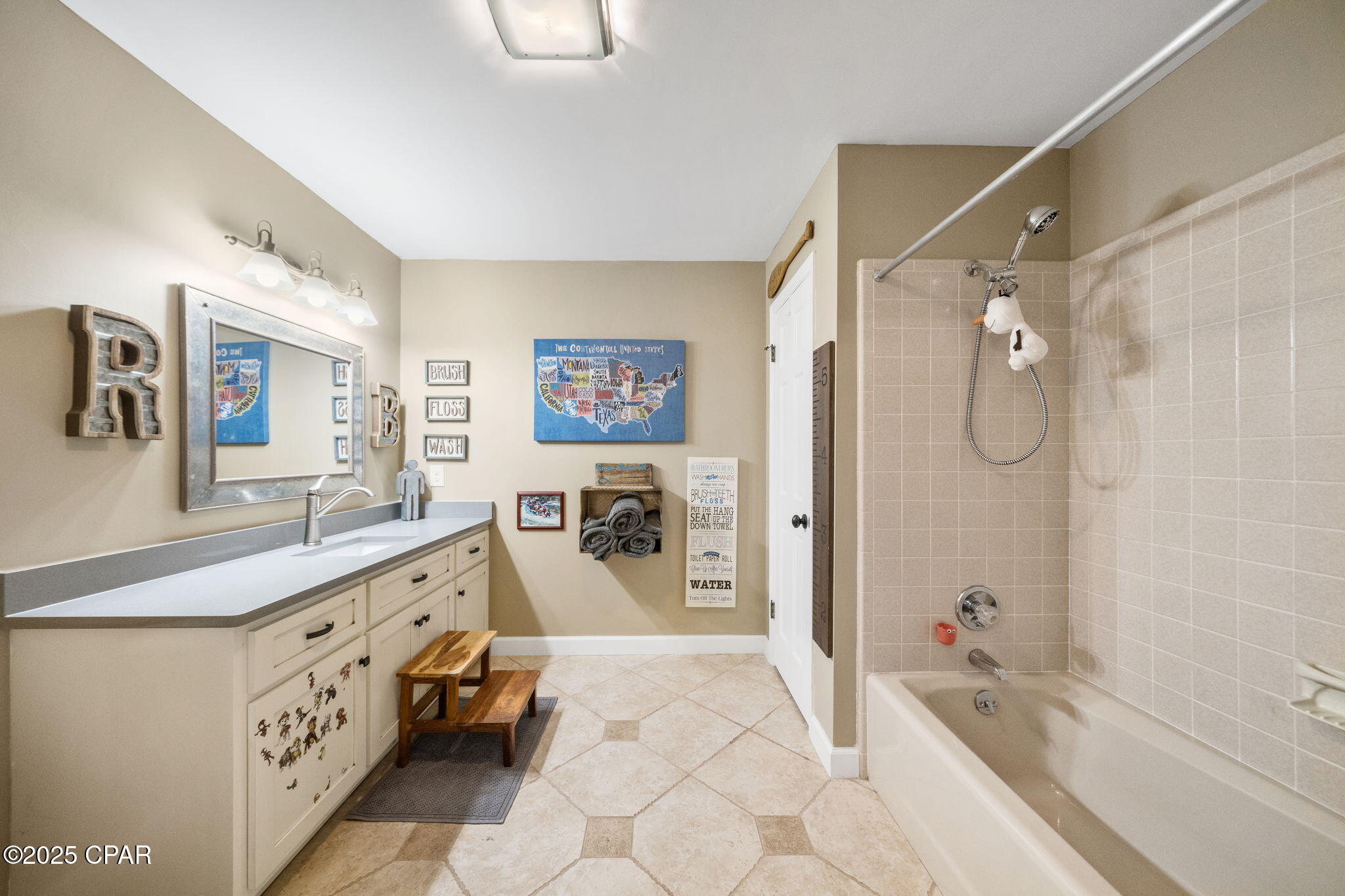 Arrbdmf6e5upqrtgrmos762lpcgsogb Nrz5oo_cghw