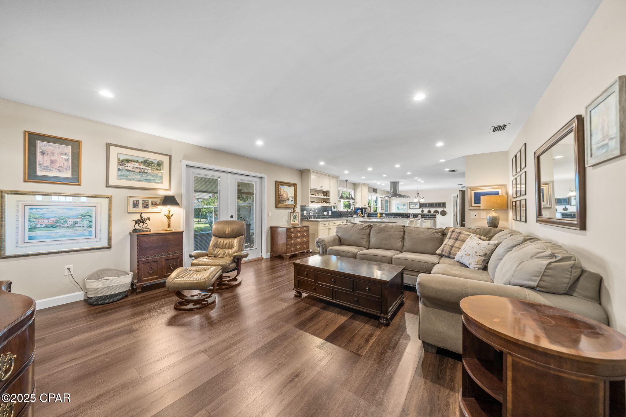 5c9ouj8va1i4vpjrltyy6_3kk7uvytmib6zg_s03 Vi