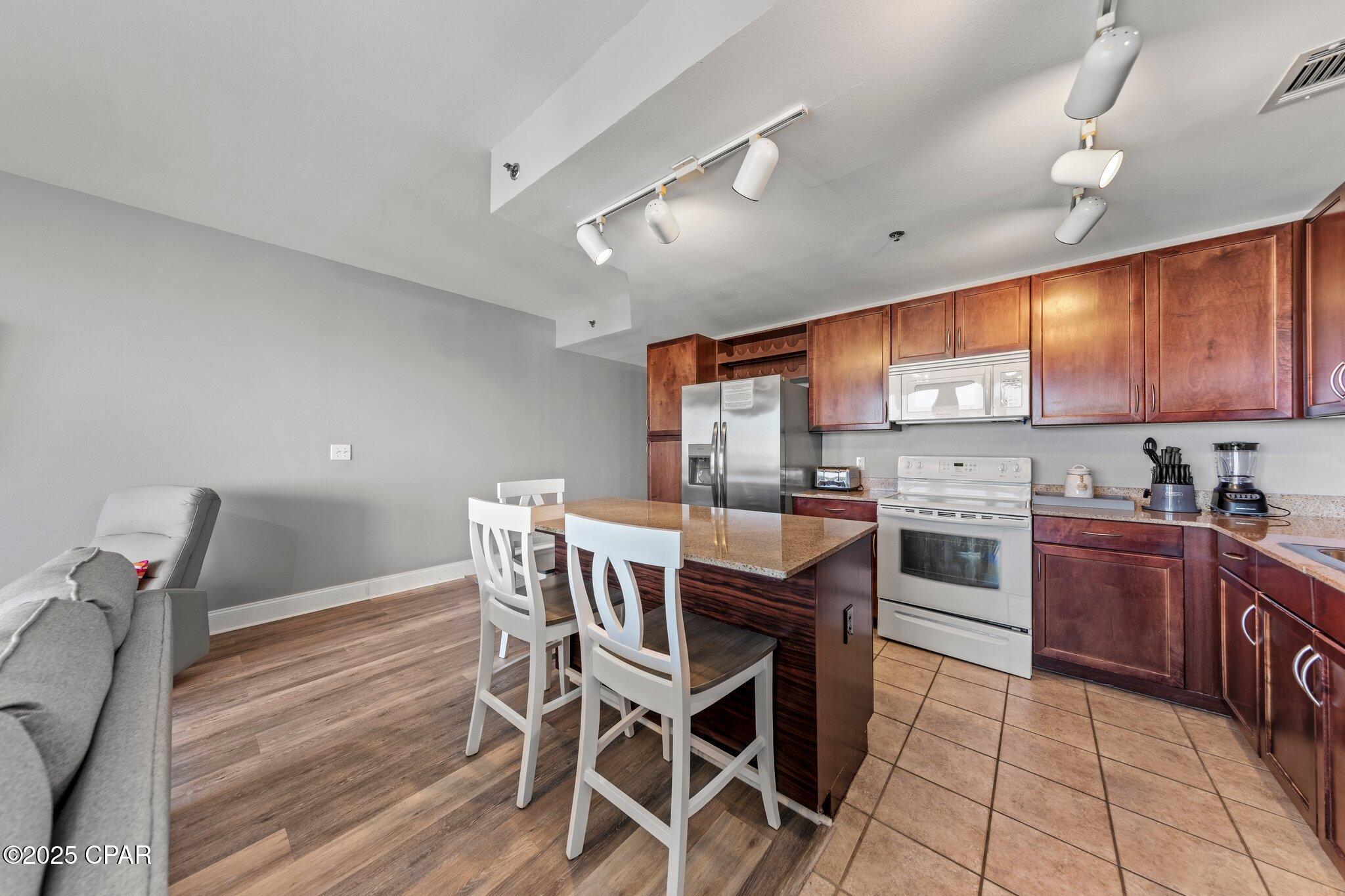 Fh5twf1j2lshgyzc8c1nrfiiw30k_npzft R Dyn5l0